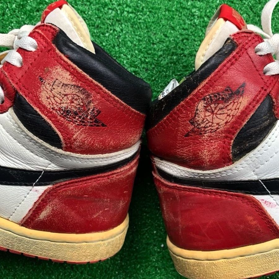 Nike VINTAGE Nike Air Jordan 1 Nike OG 1985 Chicago Red White Black Rare 85 9 Bred Royal Basketball Sneakers Mens Shoes Size US 9 / EU 42 - 6 Thumbnail