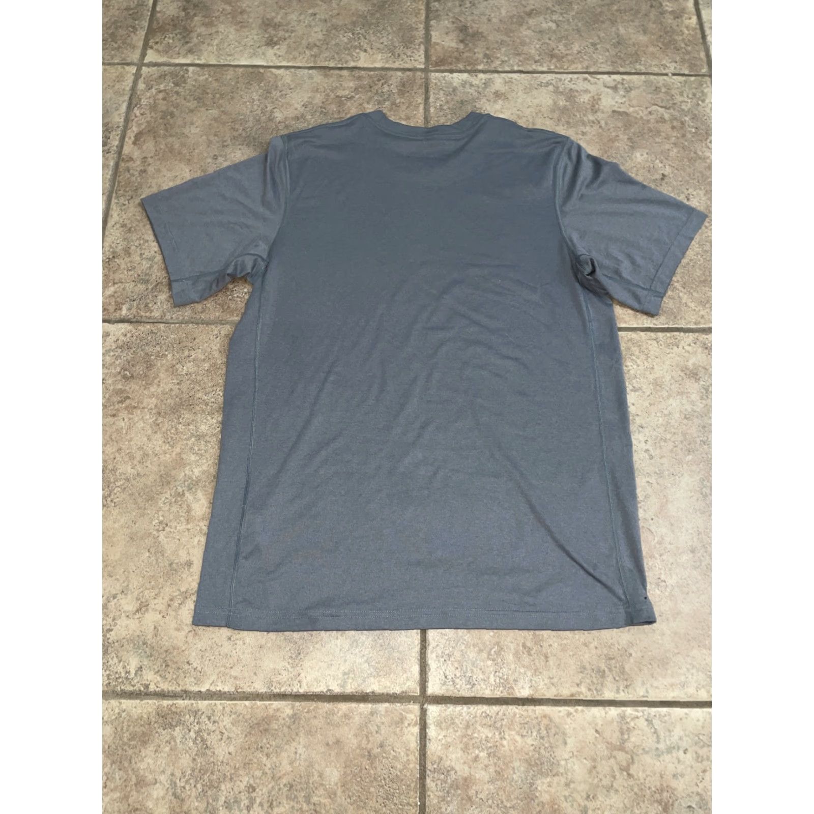 Nike Nike Dri-FIT grey Stretchy 100% Polyester graphic Tee mens size M Nike Dri-FIT Grey Stretchy 100% Polyester graphic Tee Mens Size M Size US M / EU 48-50 / 2 - 3 Thumbnail