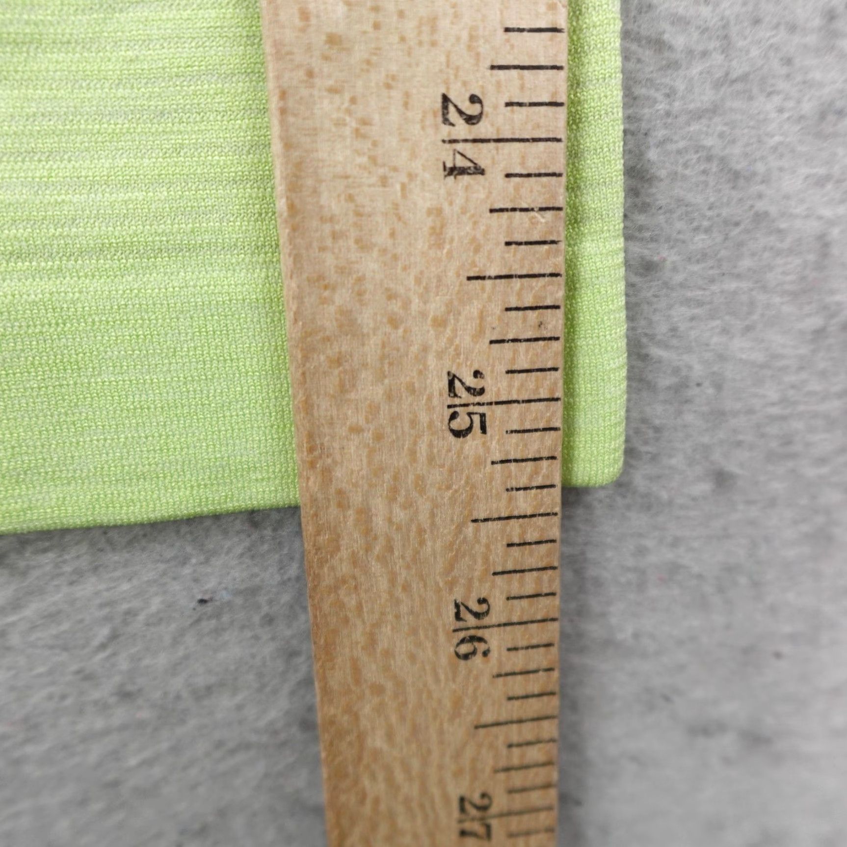 Lululemon Lululemon Shirt 2 Light Green Swiftly Tech Performance Athletic Gym Top Womens Size XS / US 0-2 / IT 36-38 - 7 Thumbnail