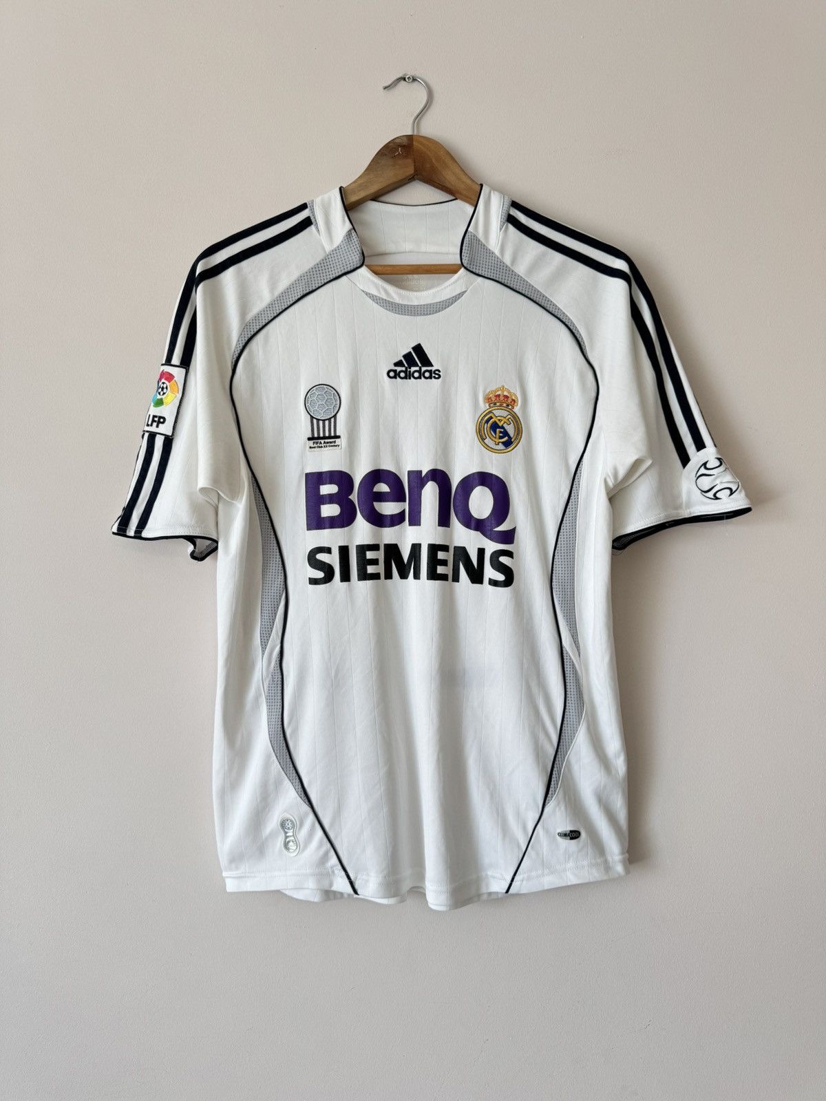 Adidas Vintage Real Madrid 2006-2007 Nistelrooy Home Soccer Jersey Size US S / EU 44-46 / 1 - 2 Thumbnail