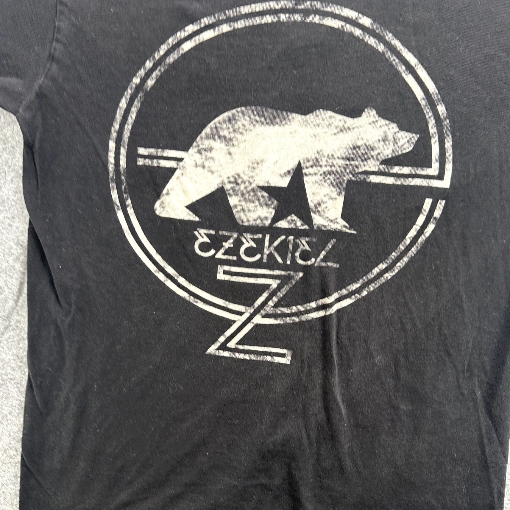 Vintage Ezekiel Shirt Mens Small Black Bear Graphic Slim Fit Skater Tee Streetwear Size US S / EU 44-46 / 1 - 4 Thumbnail