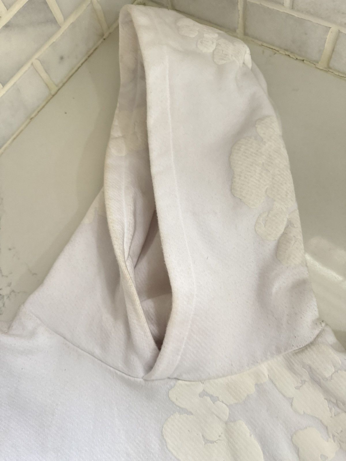 DENIM TEARS White Denim Tears Cotton Wreath Hoodie Size US L / EU 52-54 / 3 - 2 Thumbnail