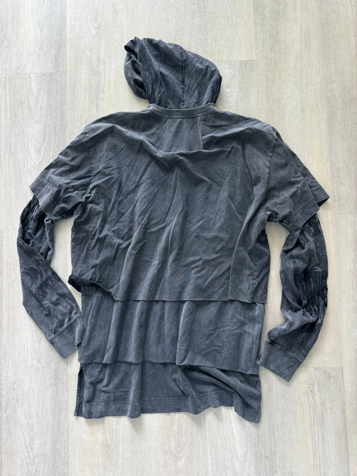 Givenchy Givenchy Layered Graphic Balaclava T-Shirt Size US XL / EU 56 / 4 - 2 Thumbnail