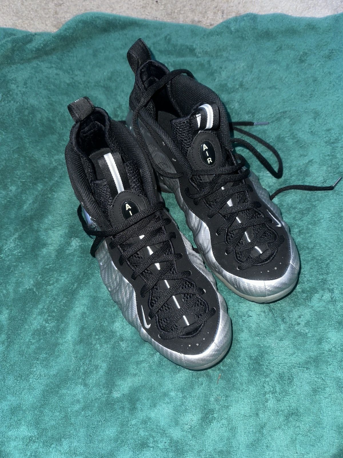 Nike Foamposite Silver Surfer 10.5 Size US 10.5 / EU 43-44 - 3 Thumbnail