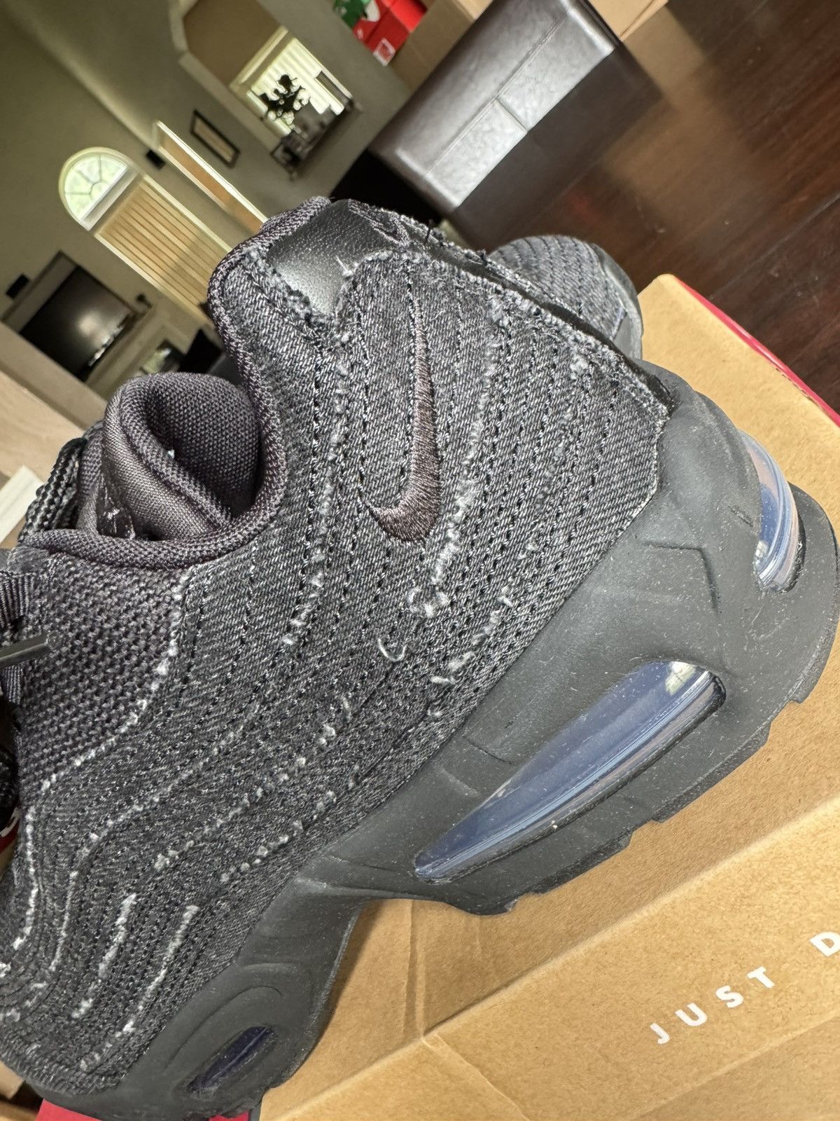 Levi's × Nike Levi's x Nike Air Max 95 OG Black Anthracite Denim Size US 10.5 / EU 43-44 - 2 Thumbnail