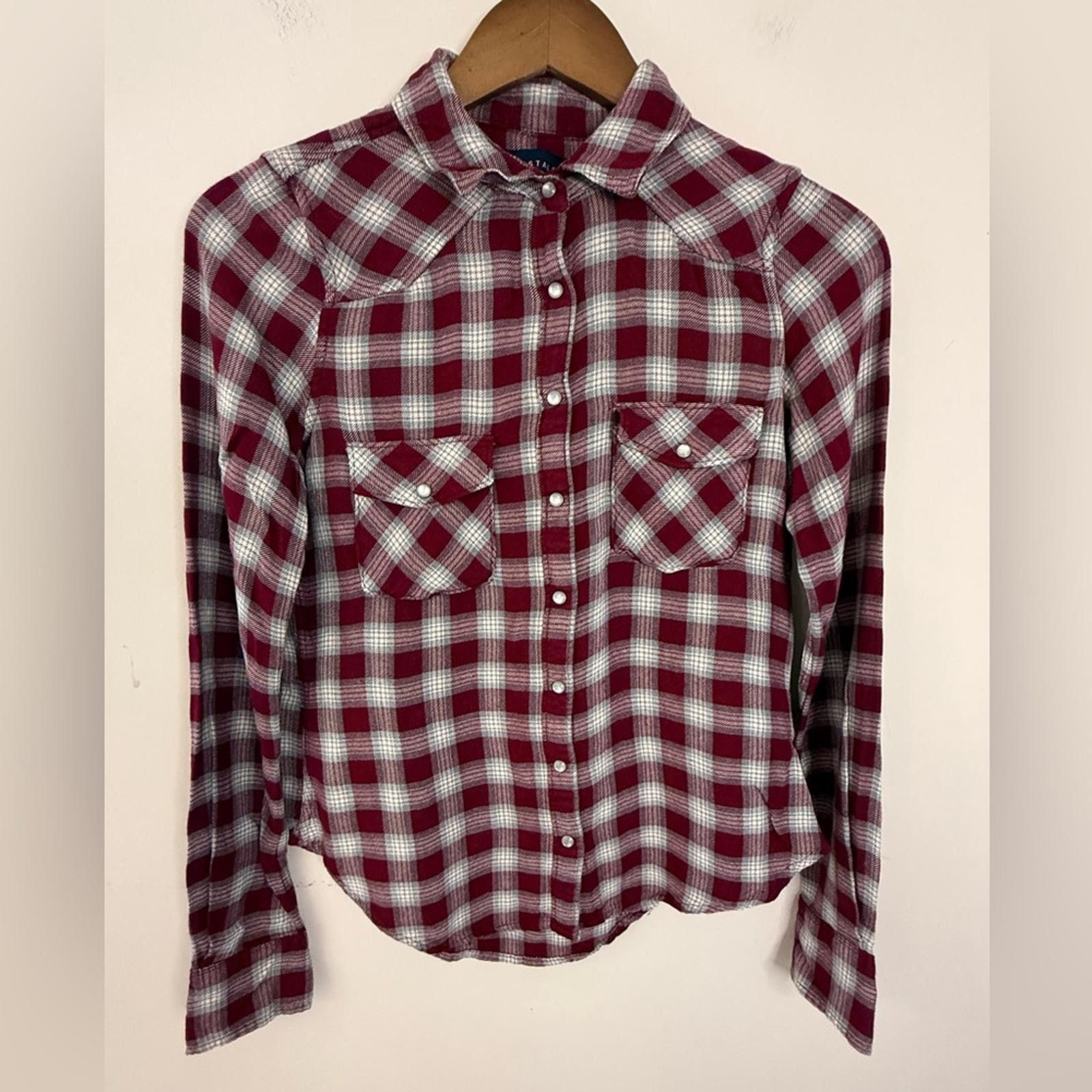 Aeropostale Aeropostale plaid western snap shirt red gray SZ XS FLAW Size XS / US 0-2 / IT 36-38 - 1 Thumbnail