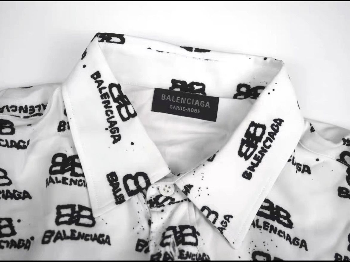 Balenciaga Sz 39 Balenciaga Monogram Logo OS Shirt-2507 Size US L / EU 52-54 / 3 - 3 Thumbnail