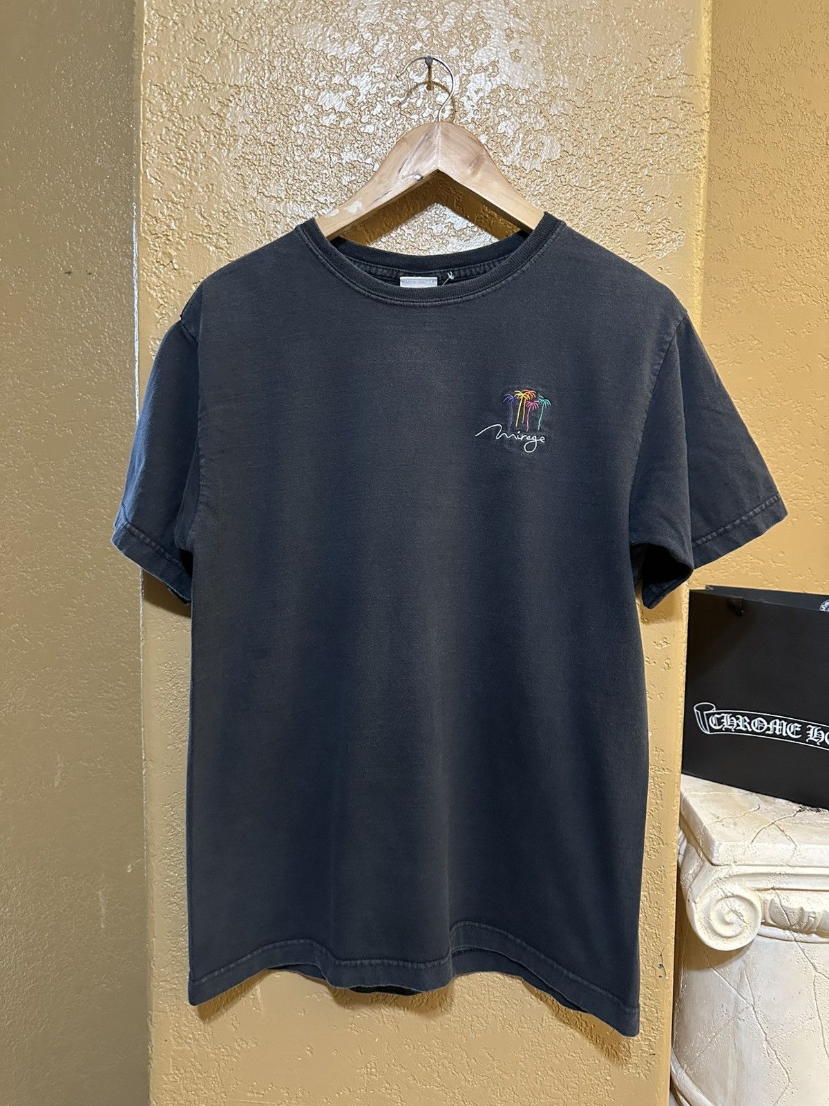 Vintage 🎰 faded vintage The Mirage Las Vegas Casino tee Size US M / EU 48-50 / 2 - 1 Thumbnail