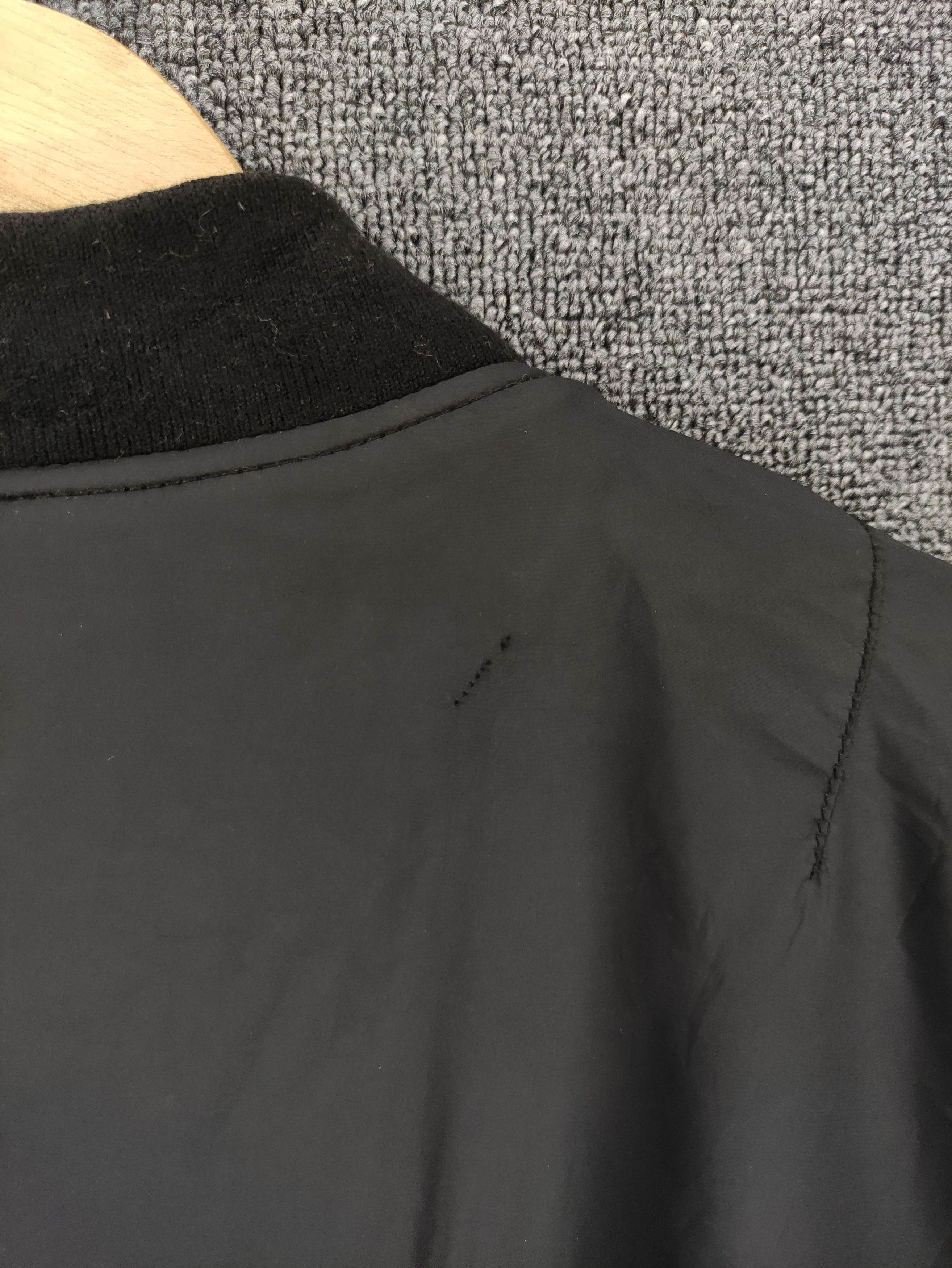 Uniqlo Uniqlo Black Bomber Jacket Zipper Size US L / EU 52-54 / 3 - 9 Thumbnail