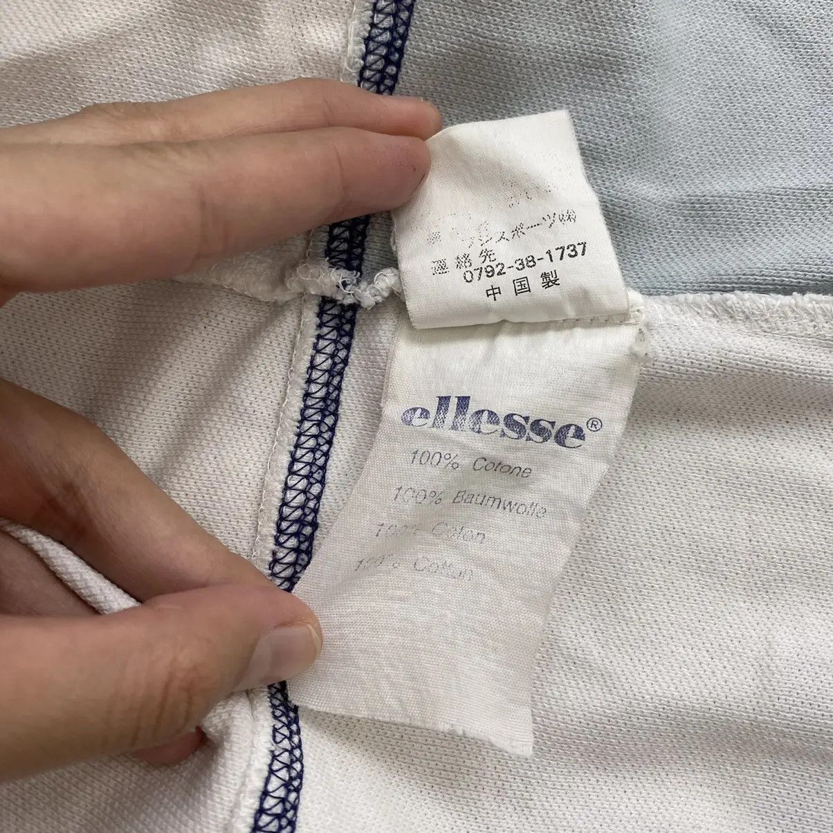 Ellesse Vintage ELLESSE PERUGIA ITALIA V Neck Polo Tee Shirt Top Size M / US 6-8 / IT 42-44 - 5 Thumbnail