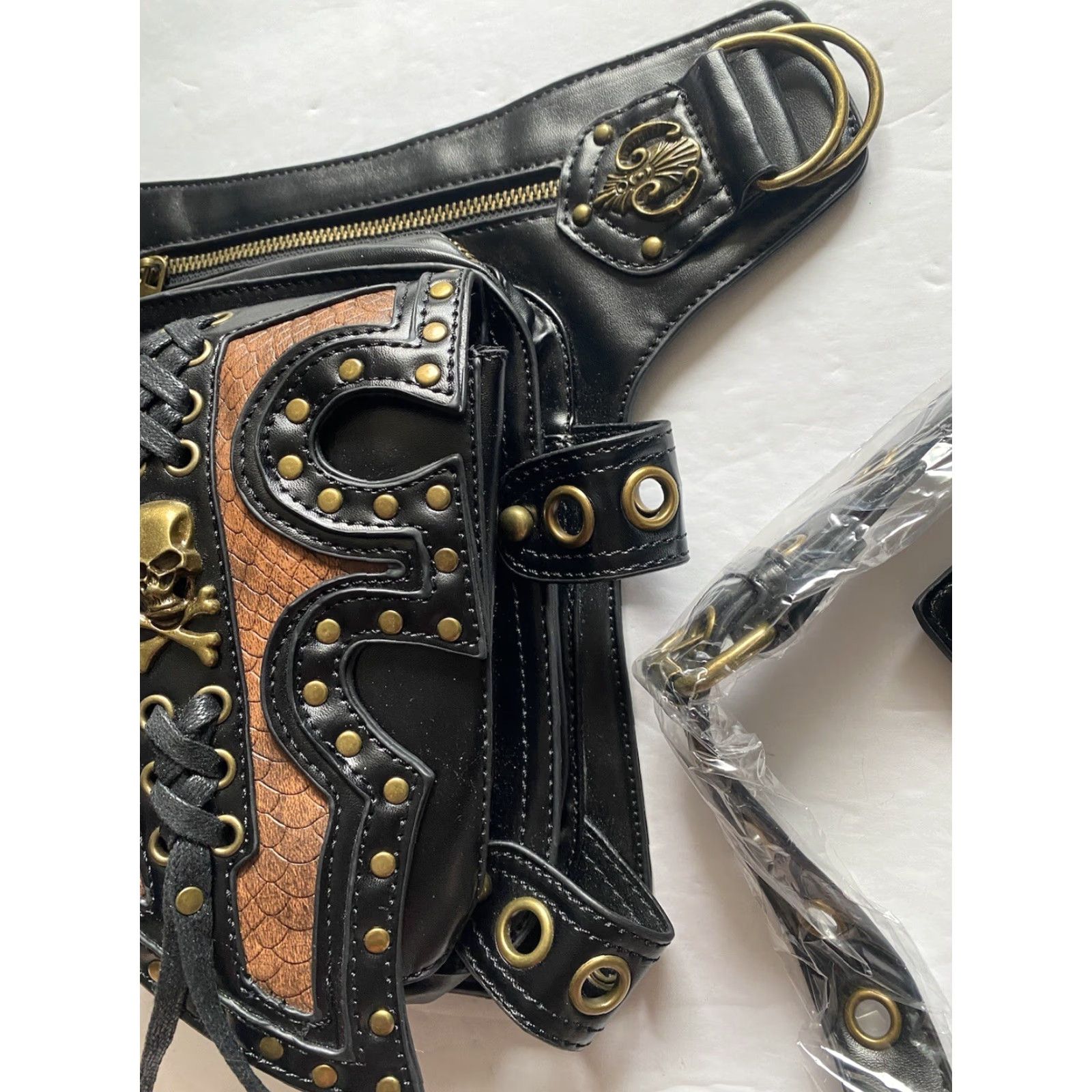 Vintage Leather Hip Bag Women Black Gothic Steampunk Skull Pirate Motorcycle Renaissance Festival Bag Size ONE SIZE - 6 Thumbnail