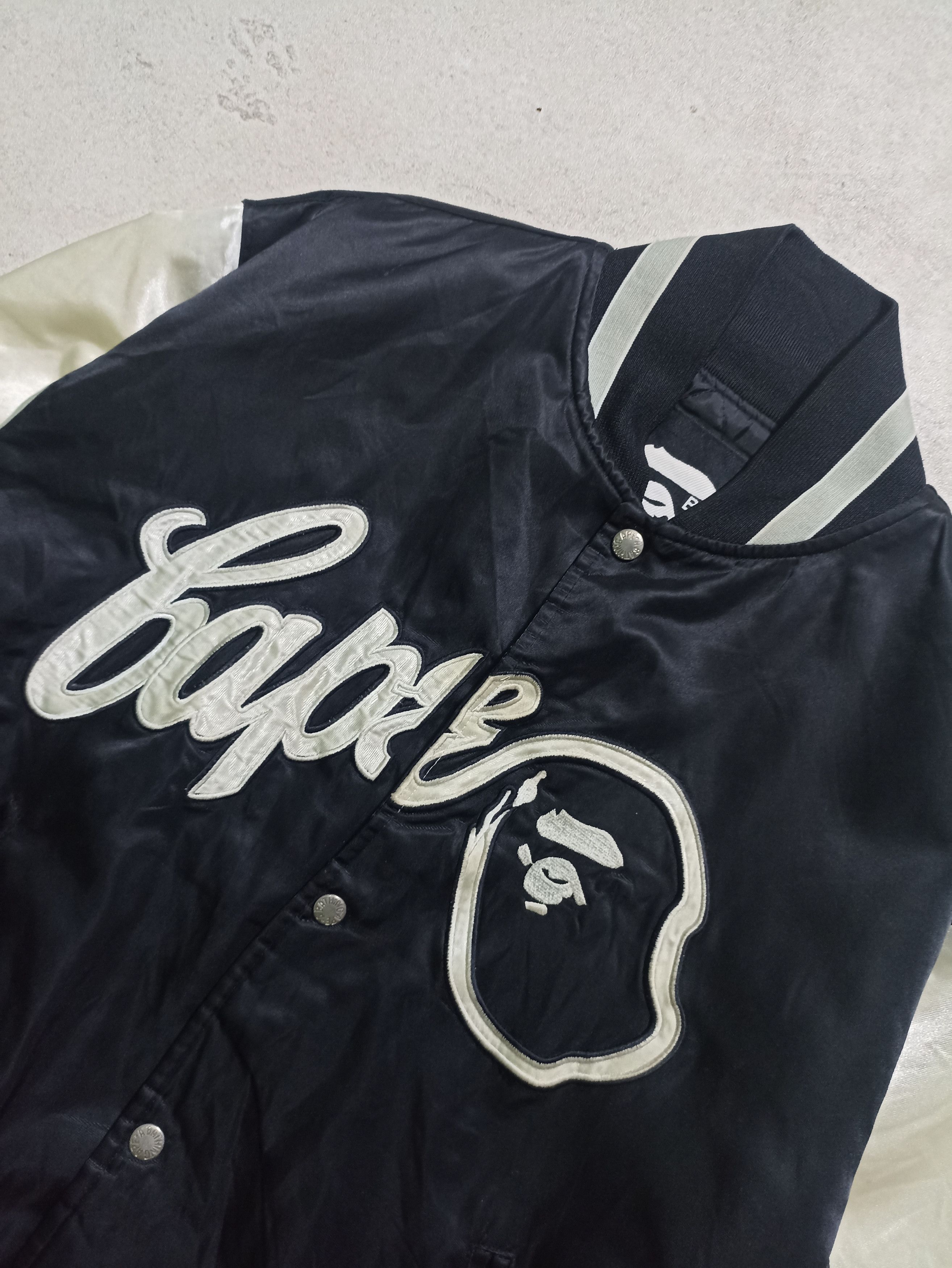 Bape OG Bape Embroidered Ape Logo Varsity Bomber Jacket size L Size US L / EU 52-54 / 3 - 2 Thumbnail