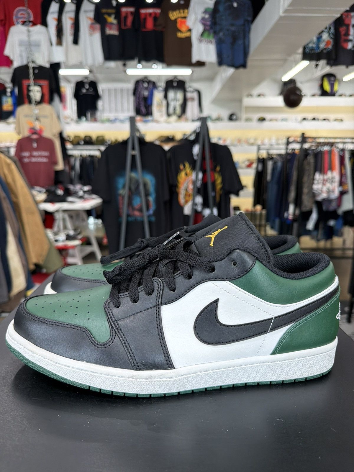 Jordan Brand Air Jordan 1 Low Green Toe Size 12 (2021) Size US 12 / EU 45 - 7 Thumbnail