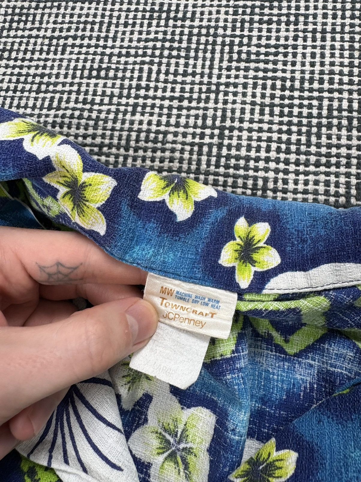 JCPenney 70s true vintage JcPenney towncraft Hawaiian button up shirt Size US XL / EU 56 / 4 - 3 Thumbnail