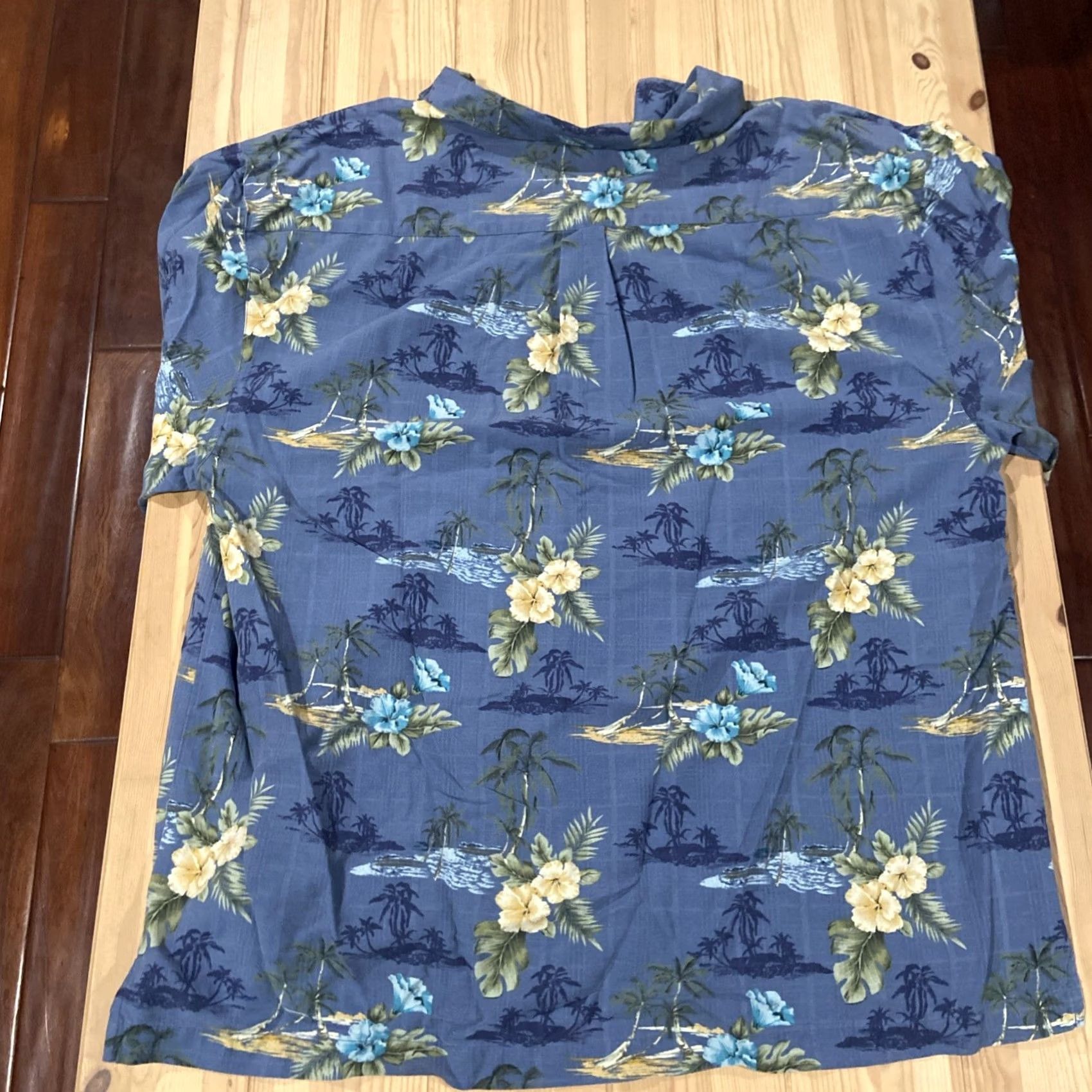 Vintage Jamaica Jaxx Button-Up Shirt 2XL Men Silk Floral Hawaiian Blue Short SleeveCollar Down Regular Mens Size US XXL / EU 58 / 5 - 7 Thumbnail