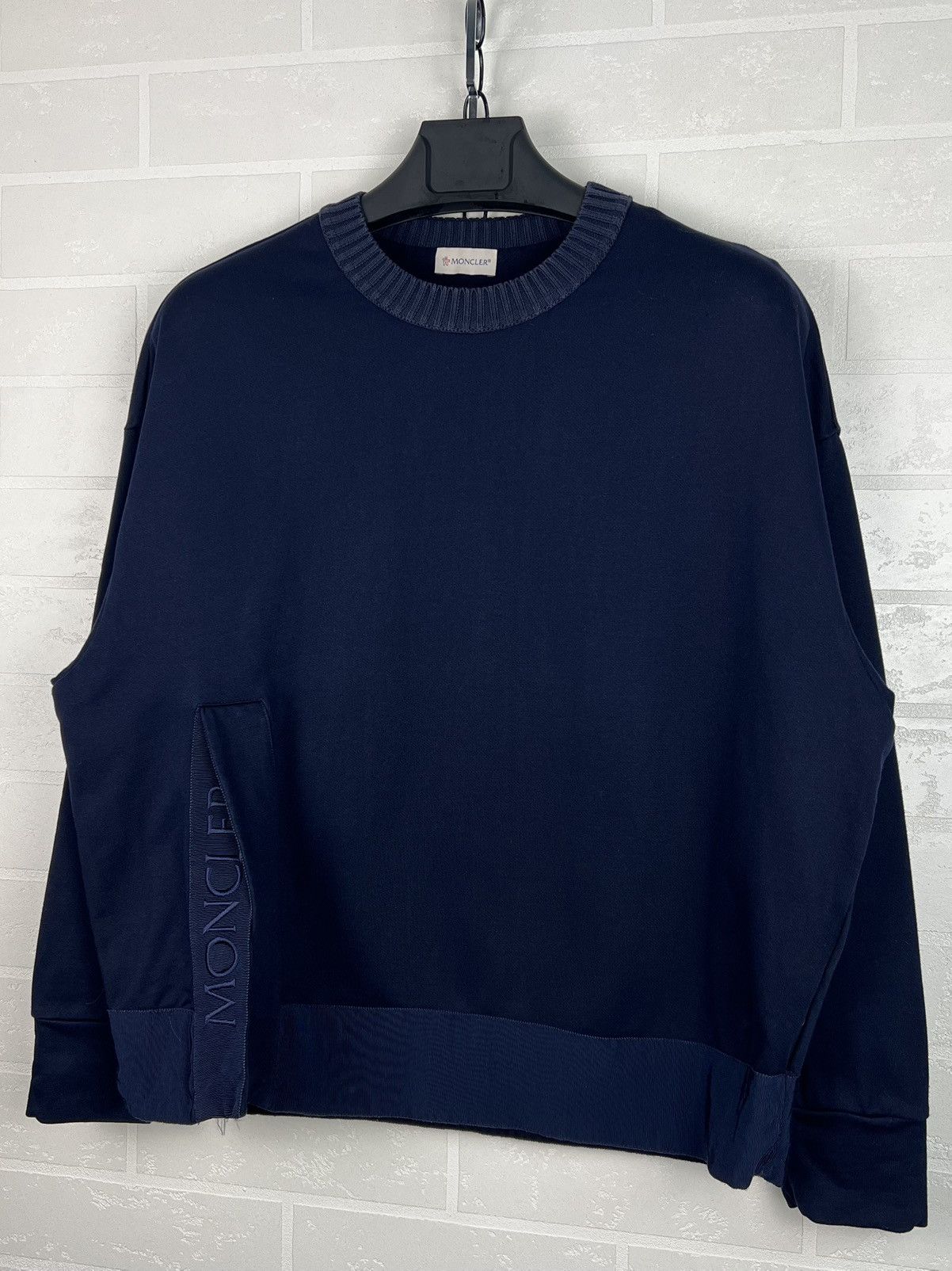 Moncler MONCLER Sweatshirt Cotton Crew Neck Side Logo Navy Men's Size US L / EU 52-54 / 3 - 3 Thumbnail