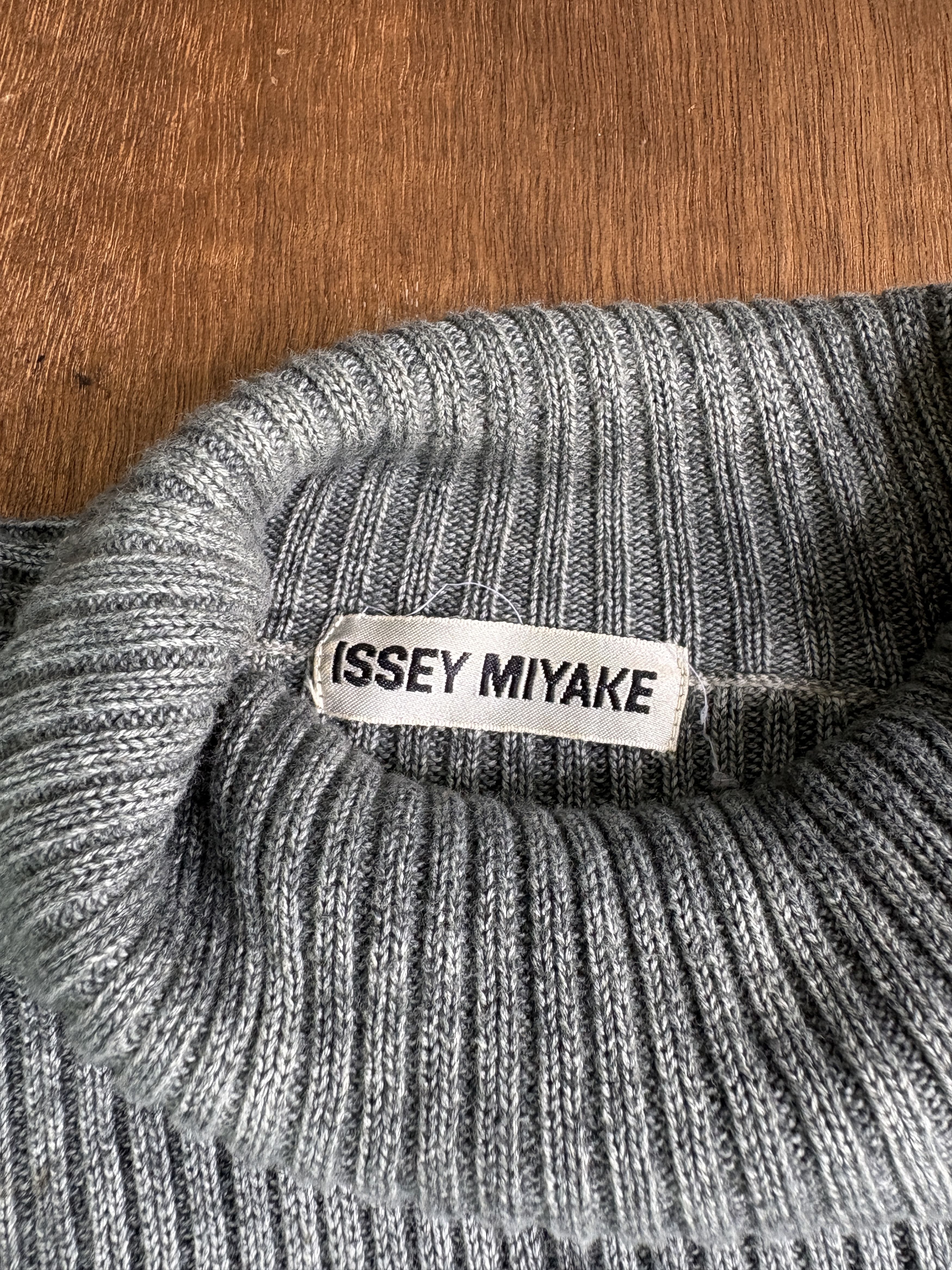 Issey Miyake Issey Miyake Vintage Sweaters Size US M / EU 48-50 / 2 - 3 Thumbnail