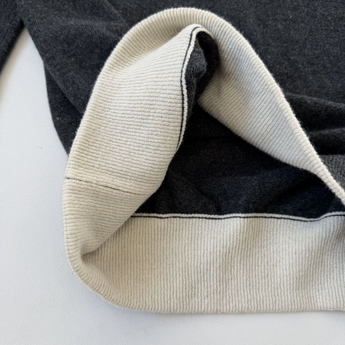 Comme des Garcons A/W 04 Gray Wool V Neck Sweater Size US L / EU 52-54 / 3 - 8 Thumbnail