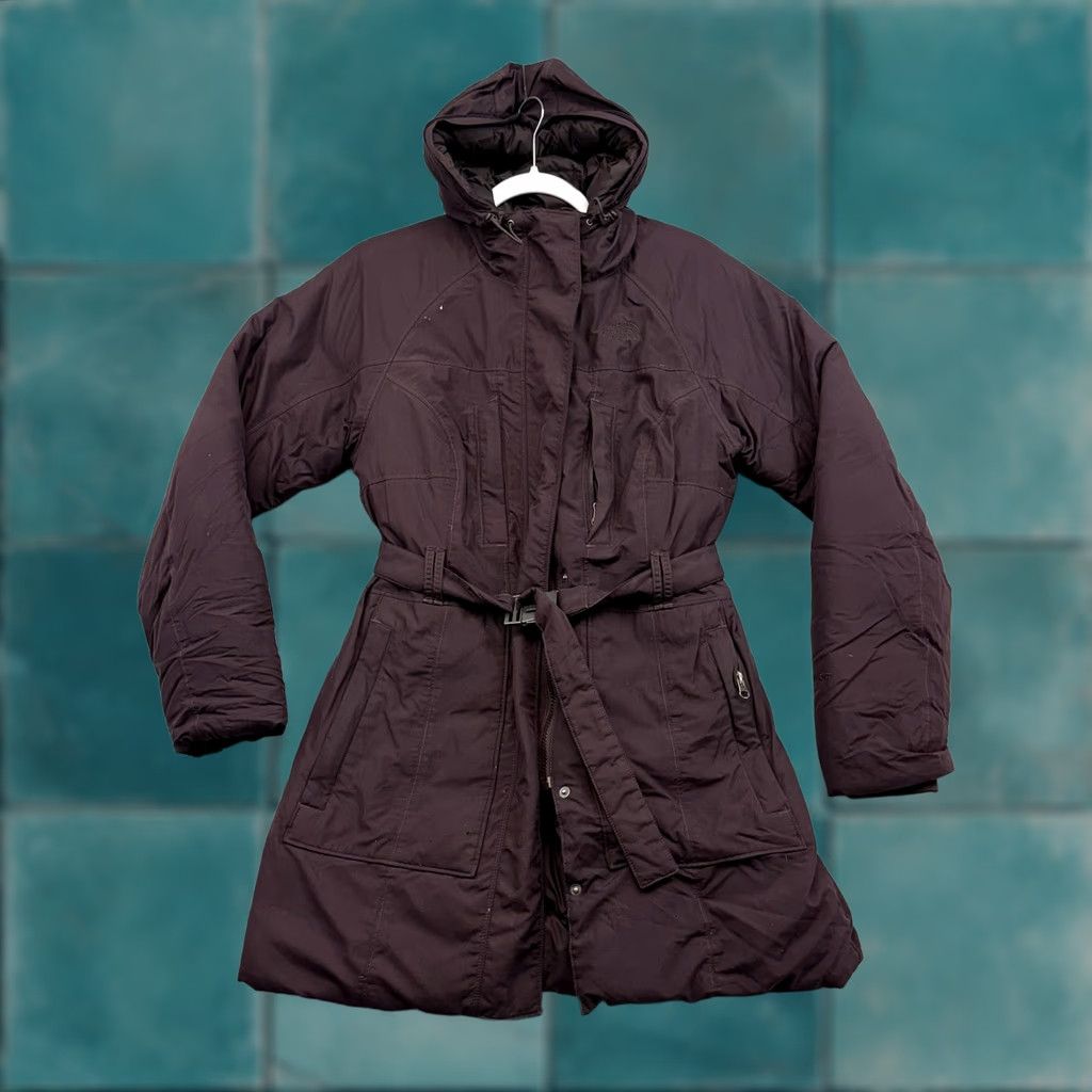 The North Face VINTAGE The North Face Jacket Womens M Plum Purple Puffer Down Hood Coat Lady Size M / US 6-8 / IT 42-44 - 1 Thumbnail