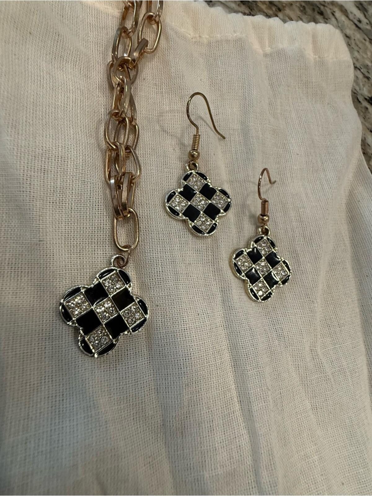 Other Checkered black & rhinestone clover necklace & earring set Size ONE SIZE - 4 Thumbnail