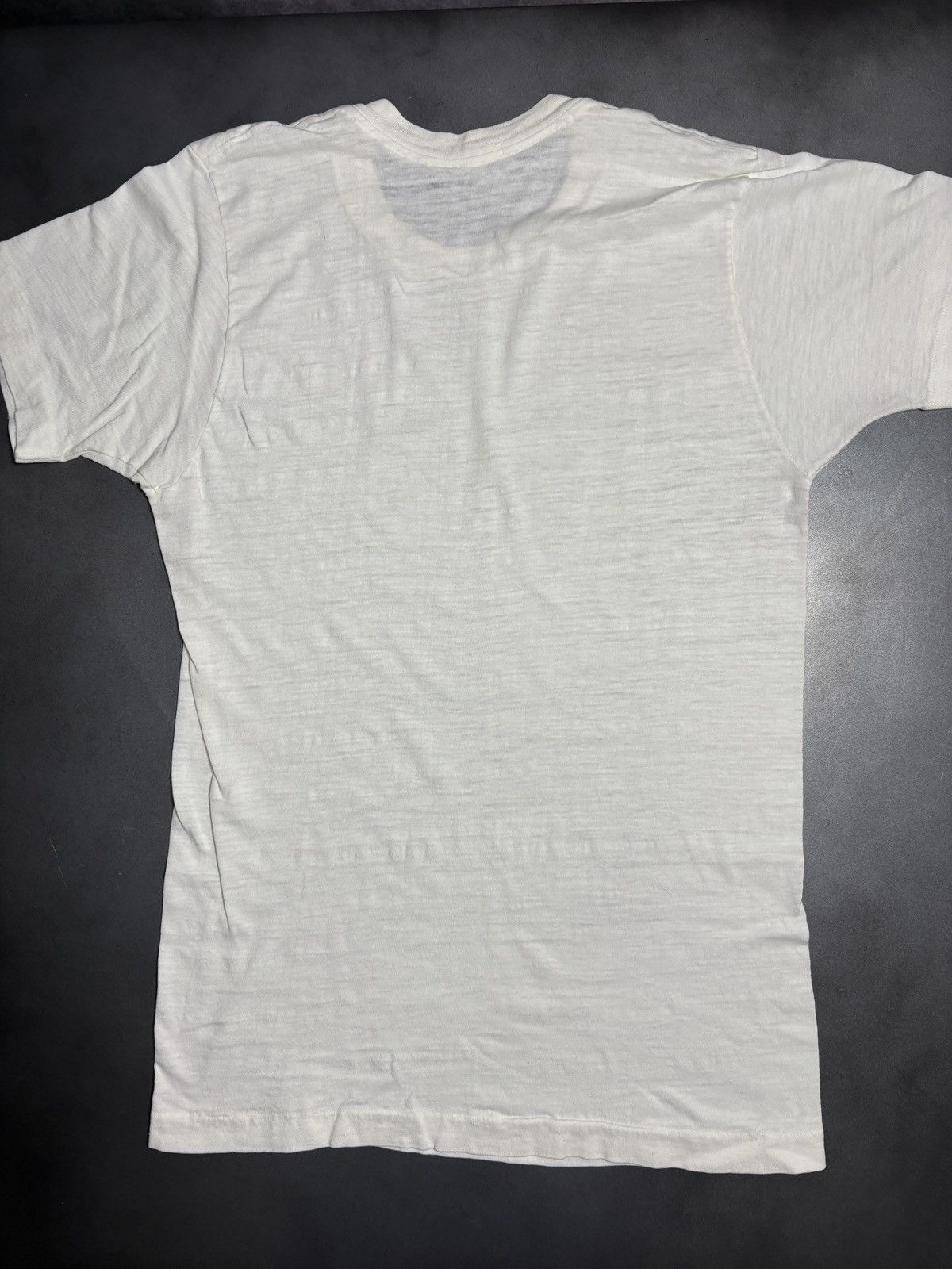 Vintage 1980s Vintage Blank Tee White Sheer Faded Worn Thrashed Dist Size US S / EU 44-46 / 1 - 9 Thumbnail