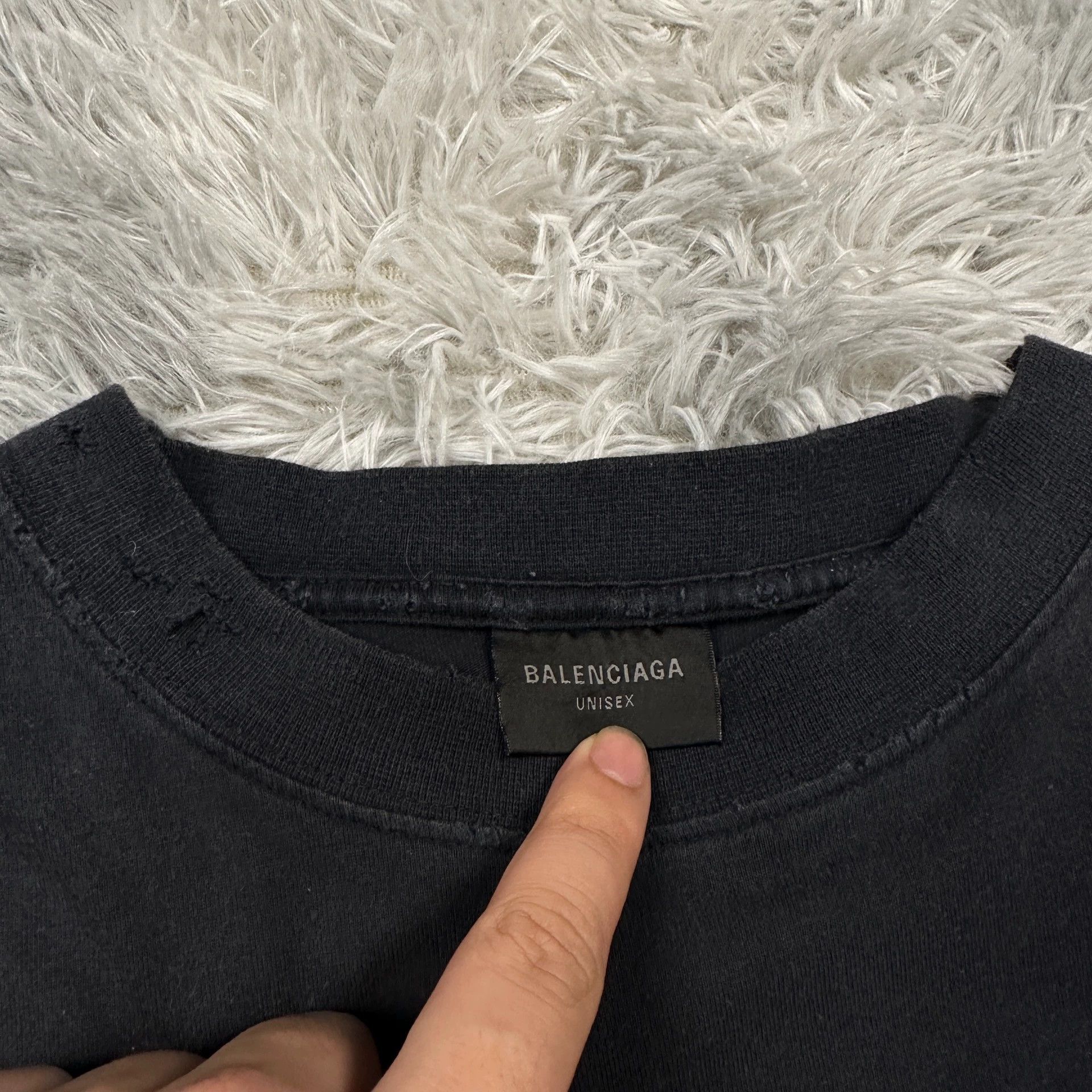 Balenciaga balenciaga fashion designer distressed short sleeve t-shirt Size US M / EU 48-50 / 2 - 7 Thumbnail