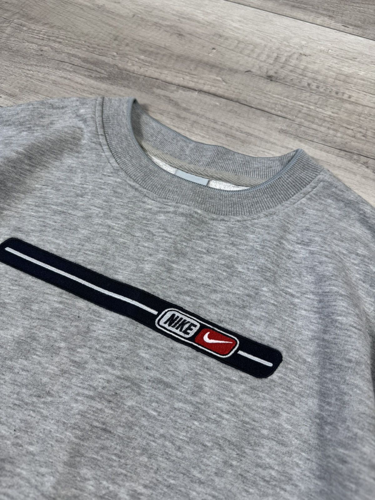 Nike Nike Vintage Sweatshirt Y2K Logo Swoosh Crewneck 90s Size US M / EU 48-50 / 2 - 4 Thumbnail