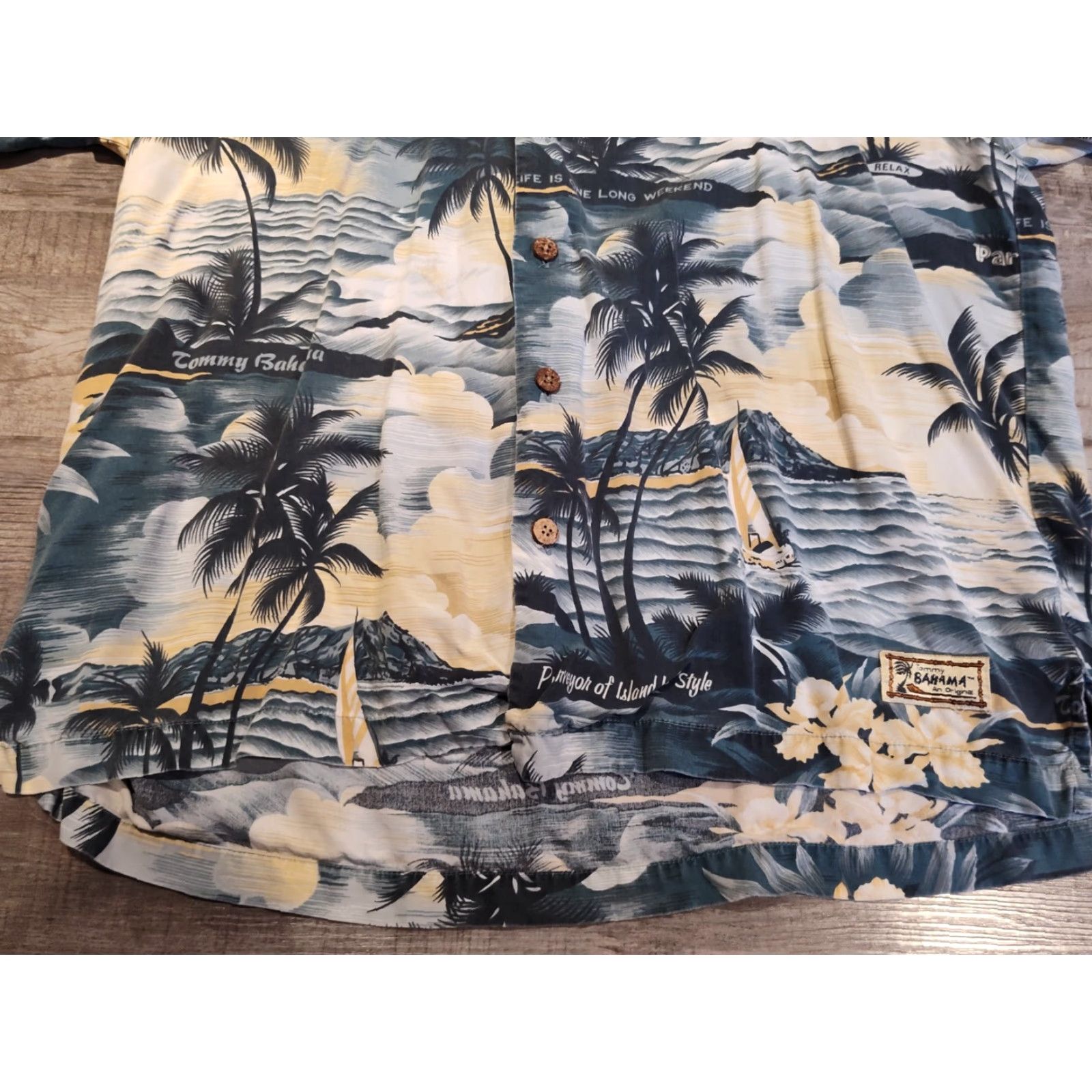 Tommy Bahama VINTAGE Tommy Bahama Shirt Men Large Rayon Short Sleeve Floral Print Pockets Tropical 90s Size US L / EU 52-54 / 3 - 4 Thumbnail