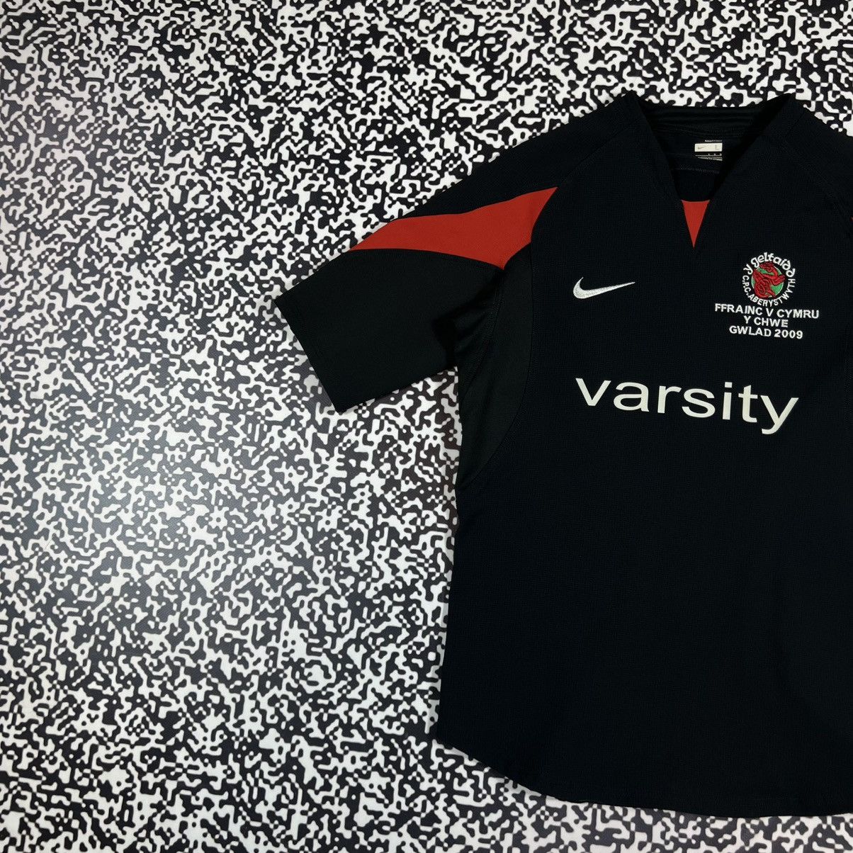 Nike Vintage Y2K Wales 10 Michalak Rugby Jersey Size US L / EU 52-54 / 3 - 9 Thumbnail