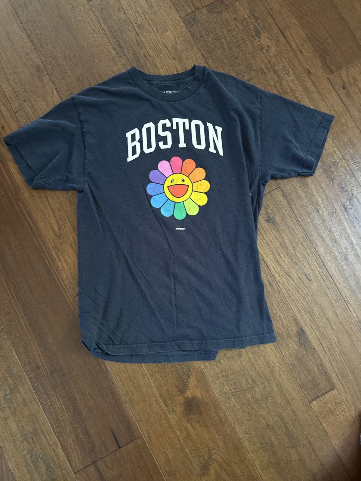 トップス ComplexCon BOSTON FLOWER T-shirt Complex × Takashi Murakami Takashi Murakami Boston exclusive
