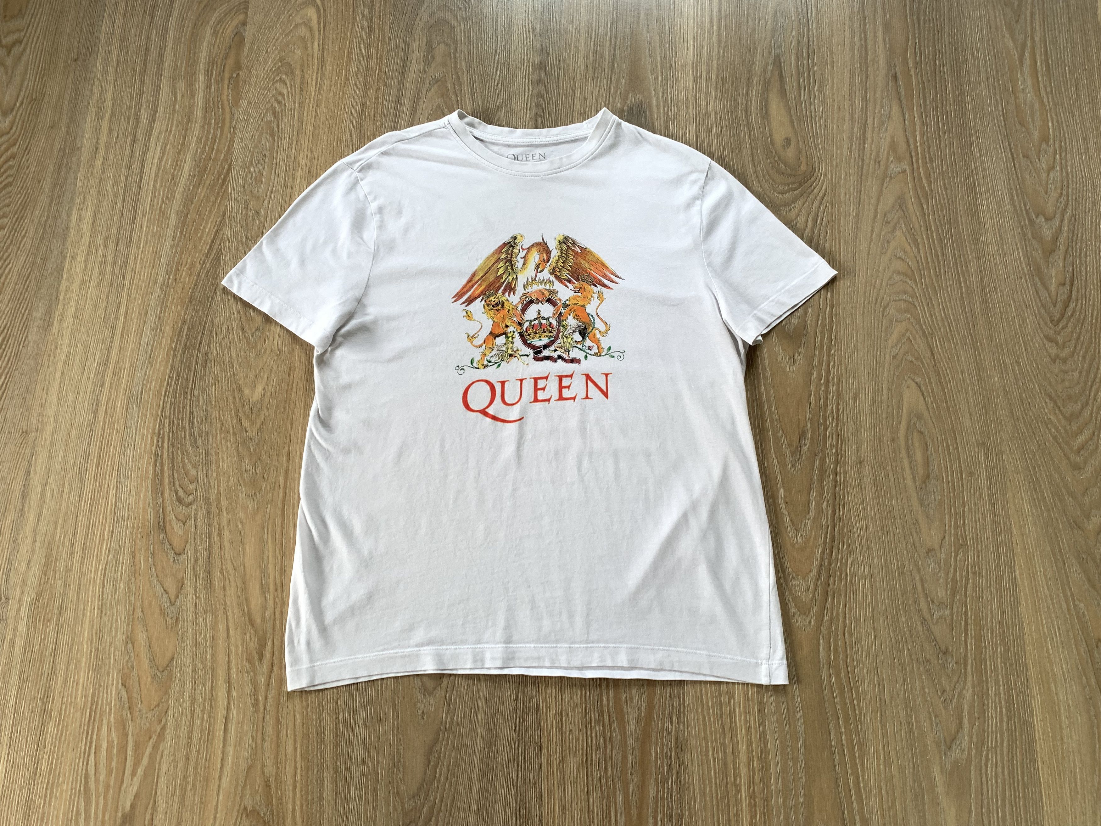 Band Tees Queen White Cotton Big Logo Printed T-Shirt Size US L / EU 52-54 / 3 - 8 Thumbnail