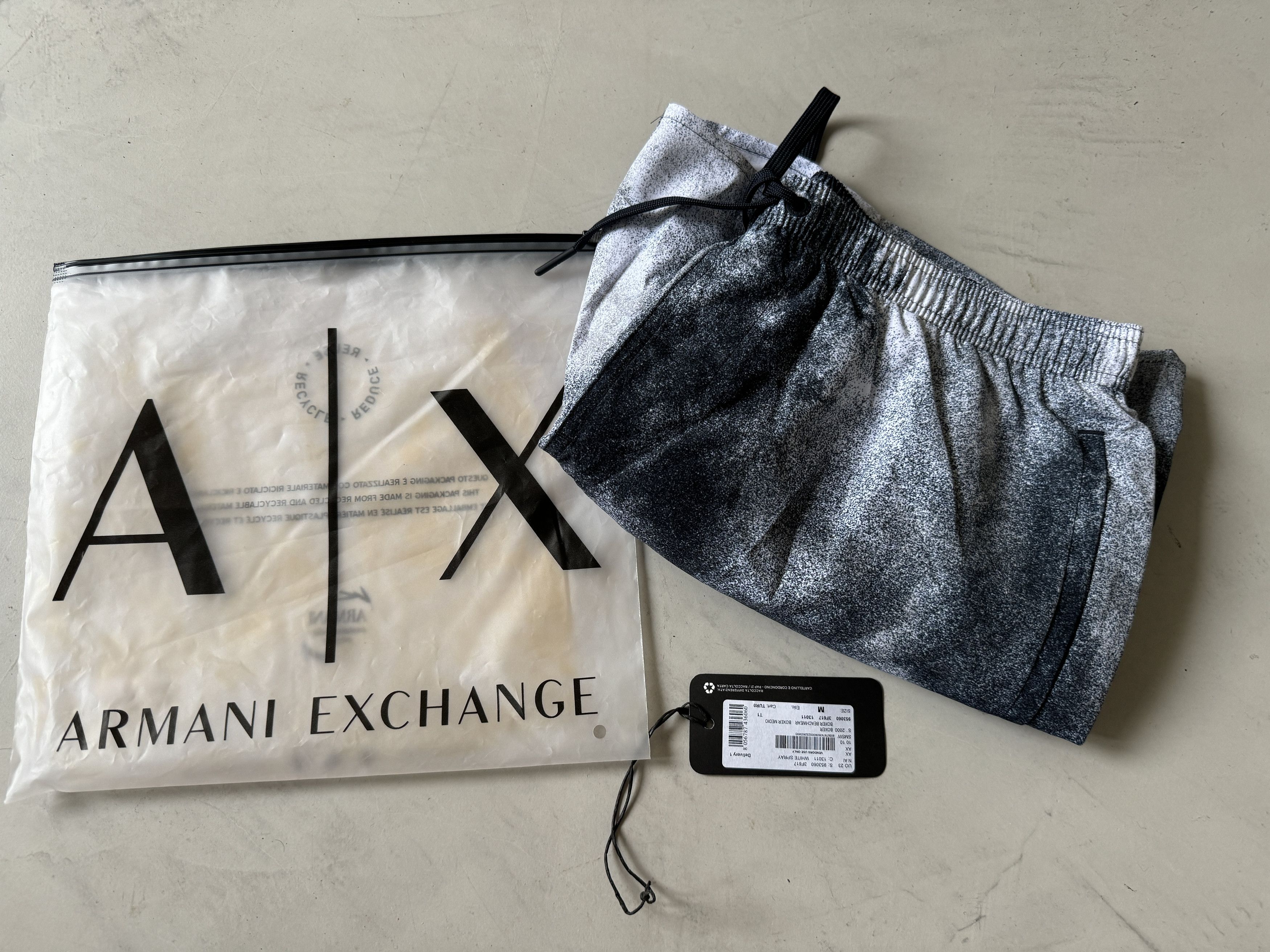 Armani Exchange ARMANI EXCHANGE Lightweight Swim Shorts Spray Print Size US 32 / EU 48 - 9 Thumbnail