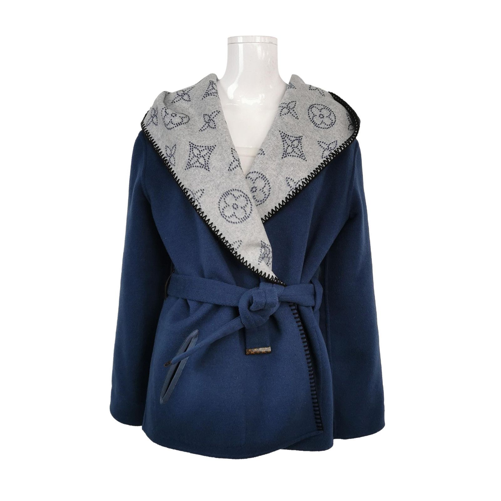 Louis Vuitton Louis Vuitton Monogram Reversible Coat Size 38 Size S / US 4 / IT 40 - 1 Thumbnail