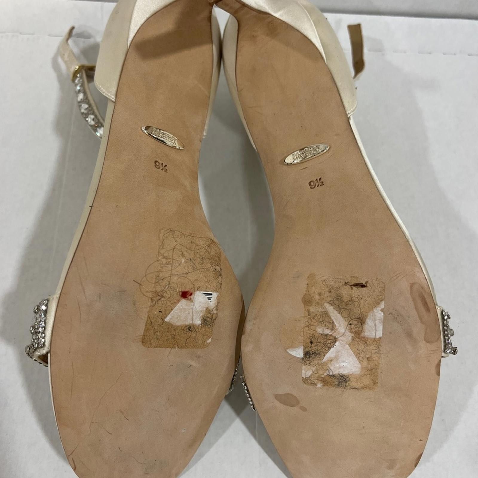 Designer Badgley Mischka creme satin heels with rhinestones Size US 9.5 / IT 39.5 - 5 Thumbnail