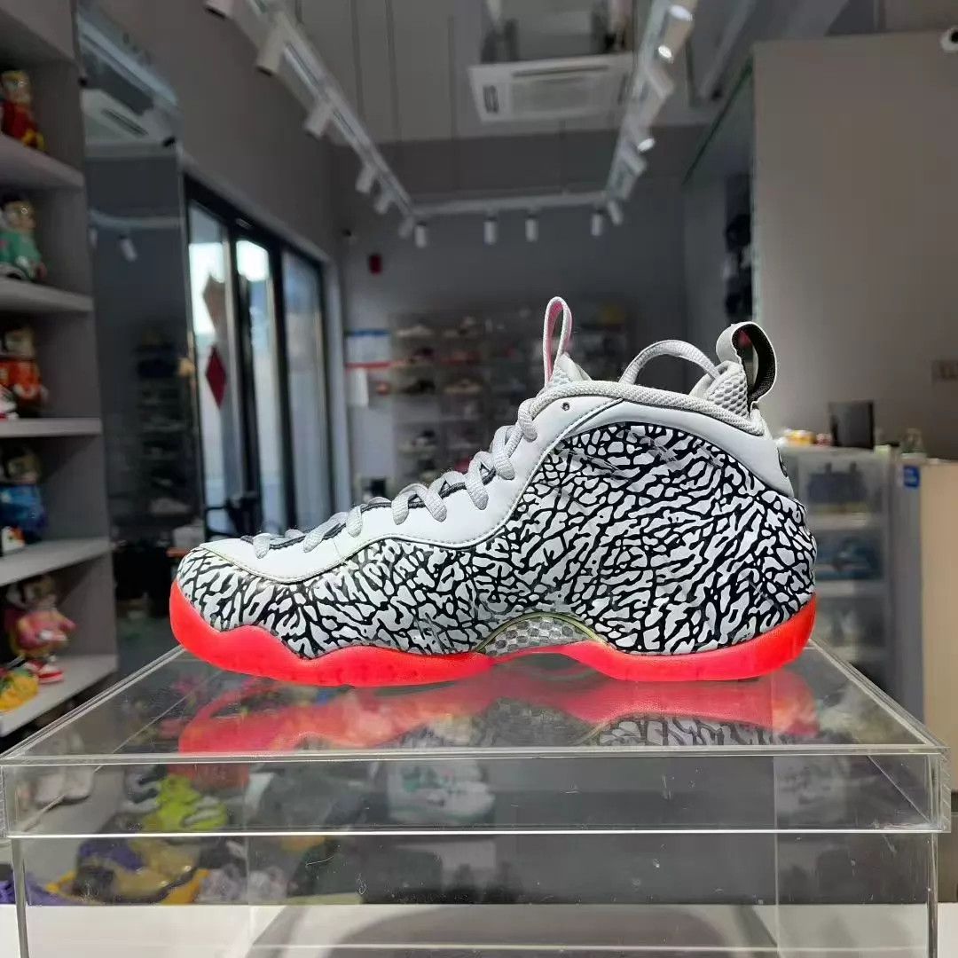 Nike Elephant Bubble 44 Worn Once Size US 11 / EU 44 - 6 Thumbnail