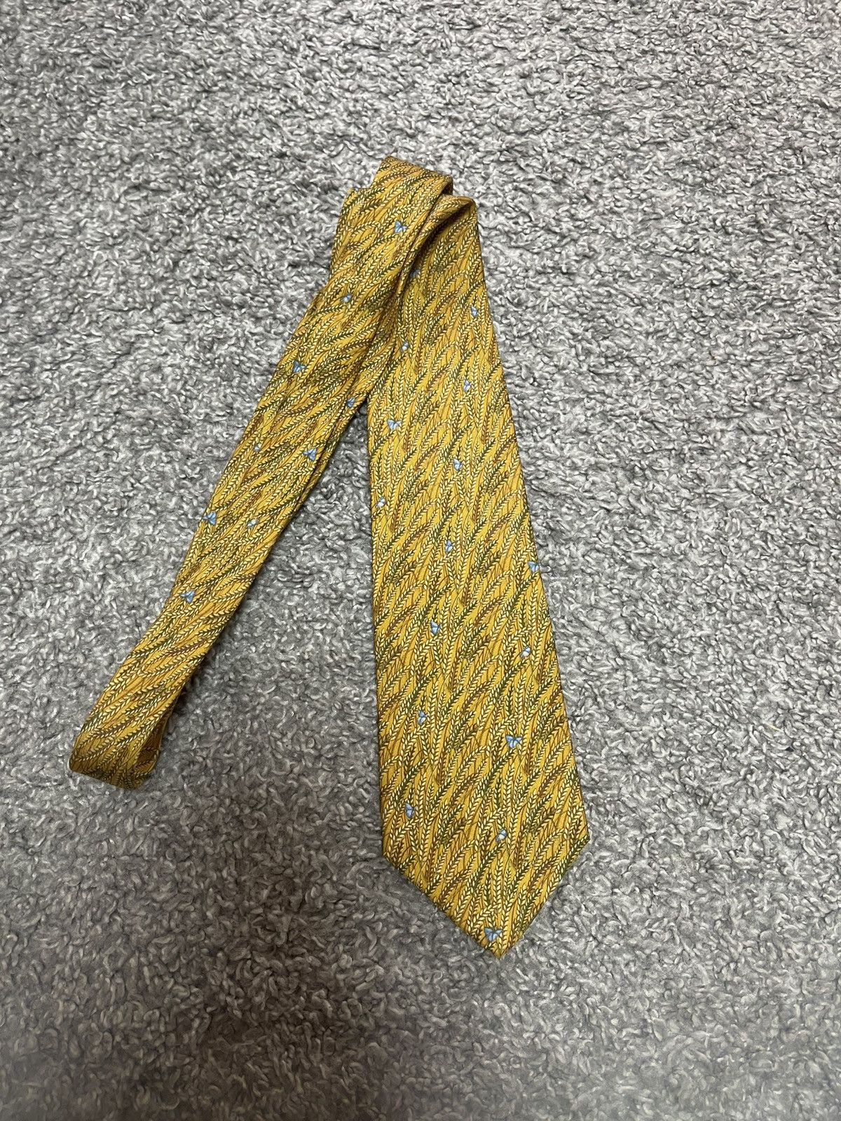 Salvatore Ferragamo × Vintage SALVATORE FERRAGAMO FLORAL ALL OVER PRINT SILK ITALY VINTAGE Size ONE SIZE - 1 Thumbnail