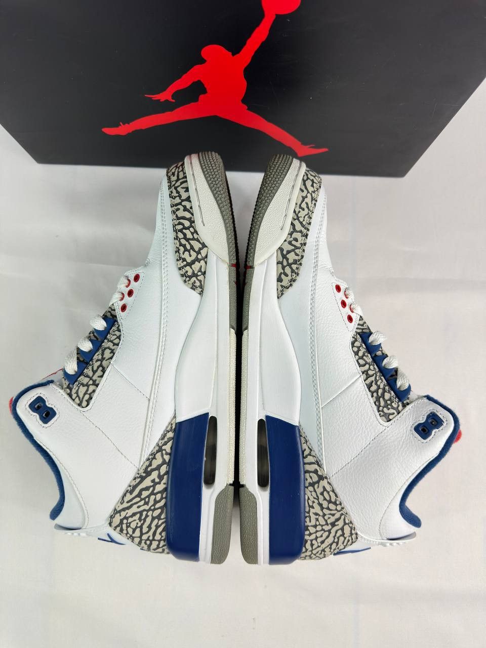 Nike Nike Air Jordan 3 Retro OG Mid True Blue Size US 10 / EU 43 - 10 Thumbnail