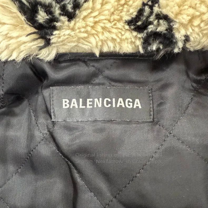 Balenciaga Balenciaga Milk Tea Color Bullet Screen Full Print Logo Te Size 4XL / US 24-26 - 3 Thumbnail