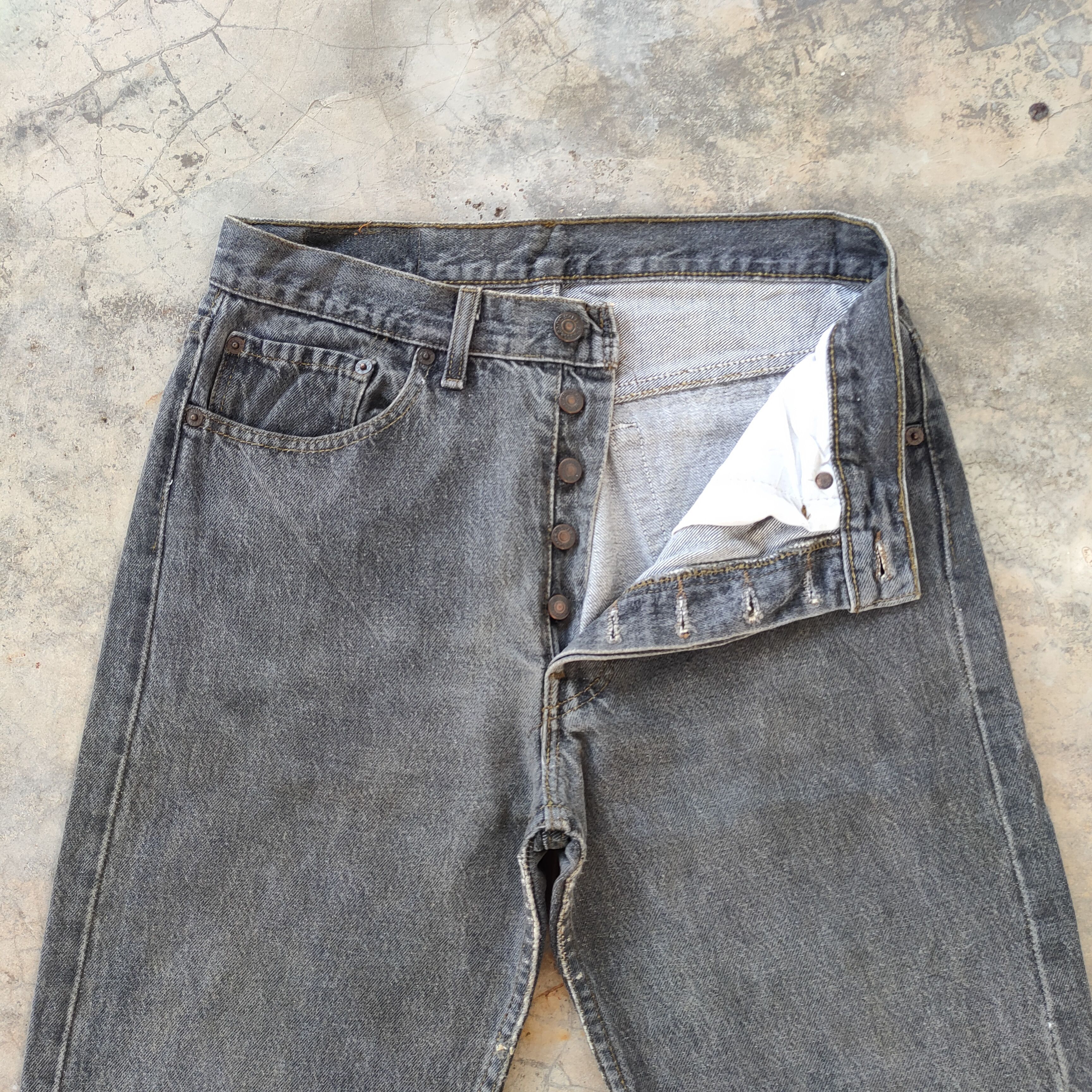 Levi's Vintage Clothing VINTAGE 93' LEVI'S 501 USA FADED BLACK JEANS DENIM PANTS Size US 30 / EU 46 - 4 Thumbnail