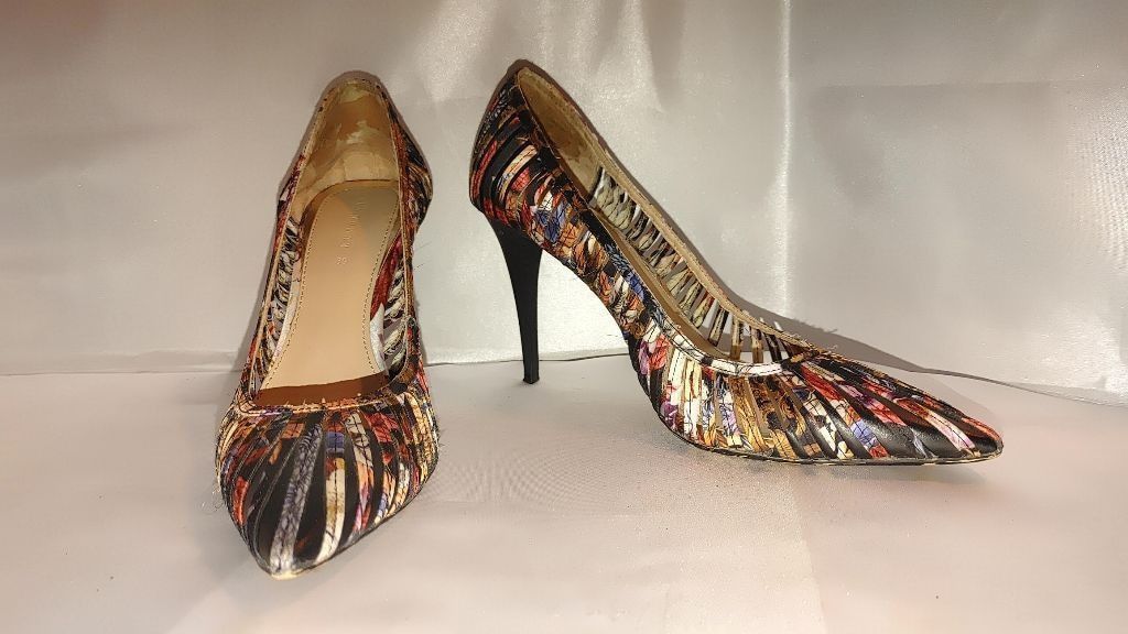 Zara Zara Woman Floral Fabric Pointed Toe Heels Size 39 Size US 8.5 / IT 38.5 - 6 Thumbnail
