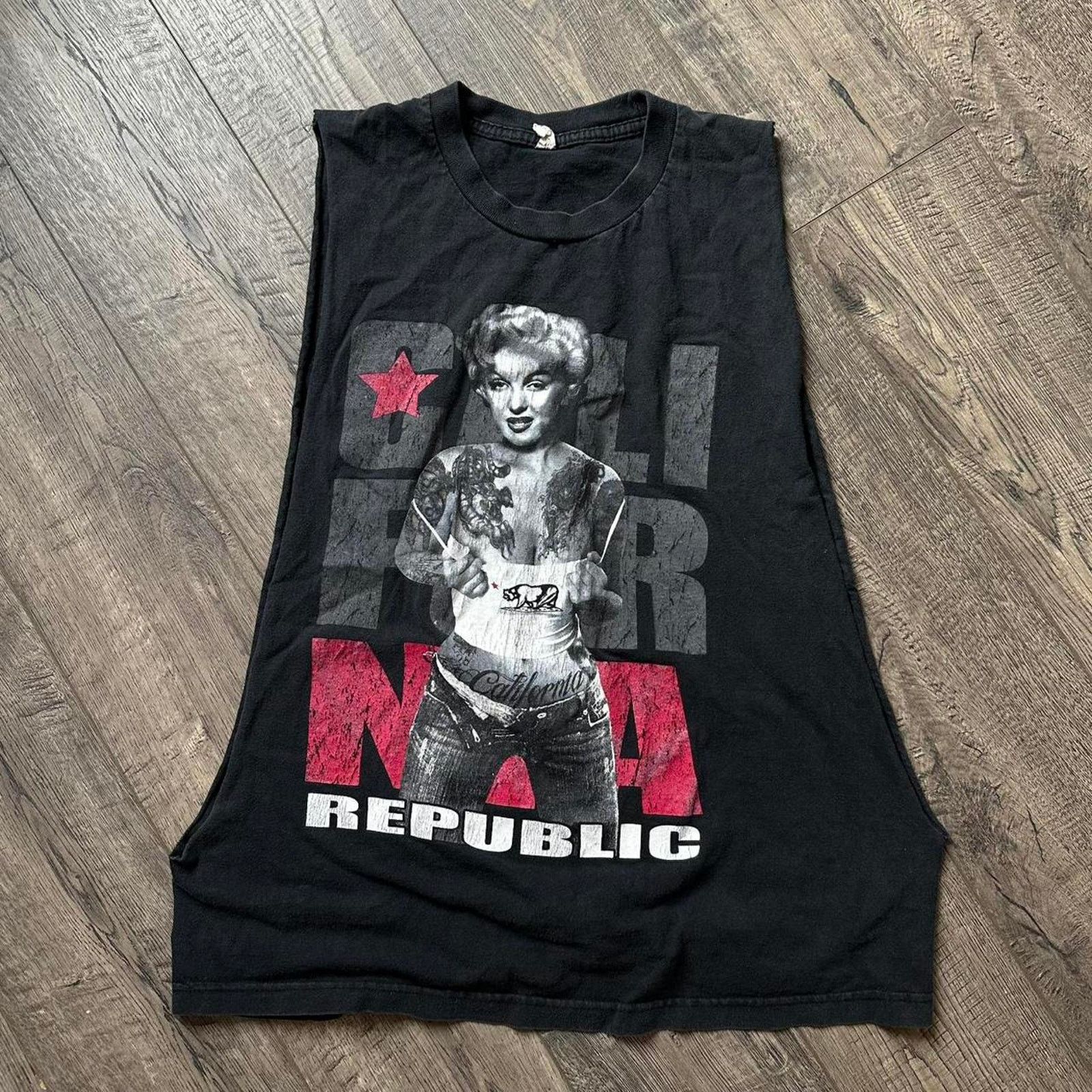 Vintage Swag Vintage Epic Y2K Cali Tattoo Girl Cutoff Tank Top Shirt Size US L / EU 52-54 / 3 - 3 Thumbnail