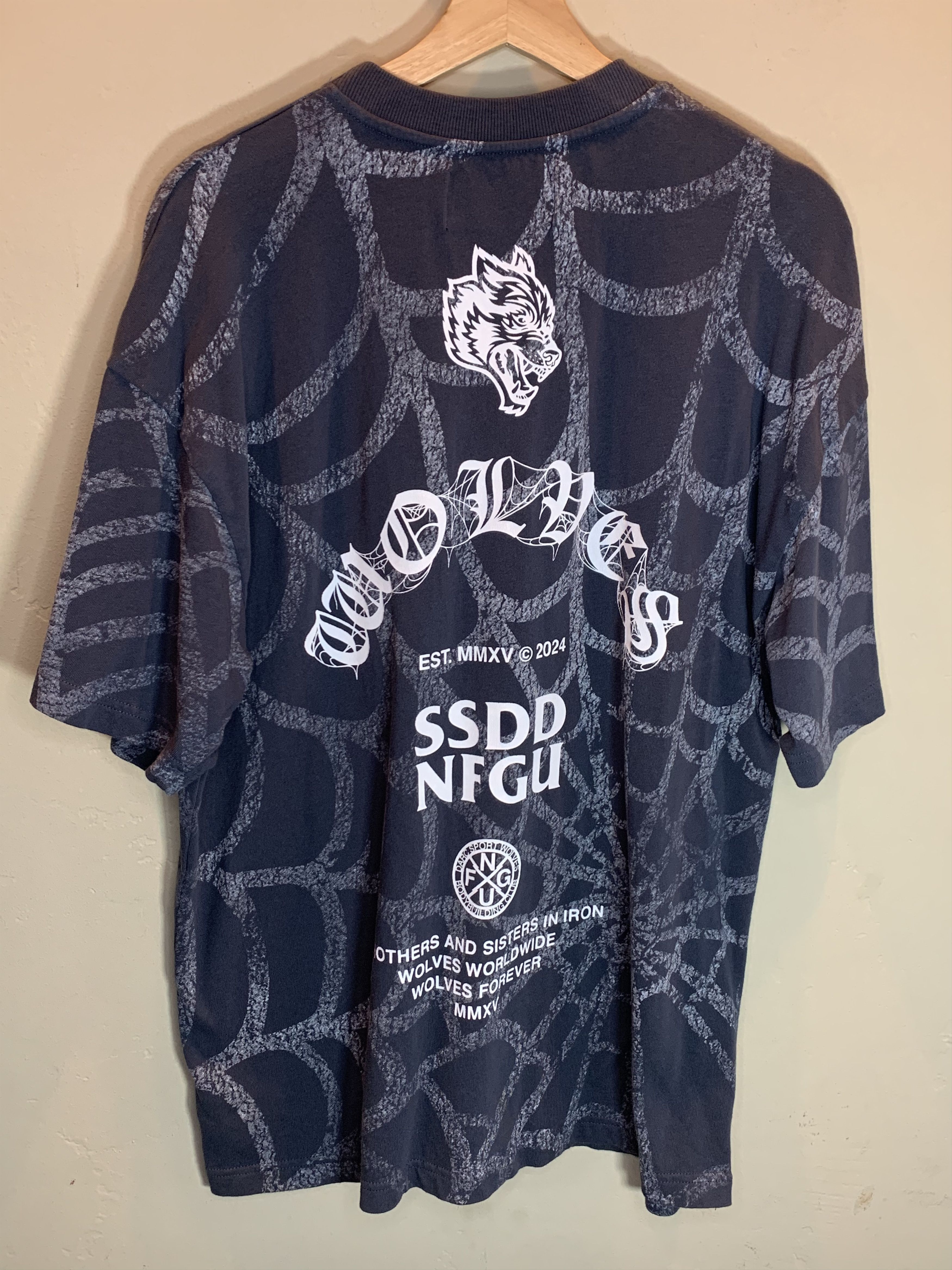 Darc Sport *RARE* Darc Sport Wolves 1603 of 2000 Spider Web T-Shirt Size US M / EU 48-50 / 2 - 3 Thumbnail