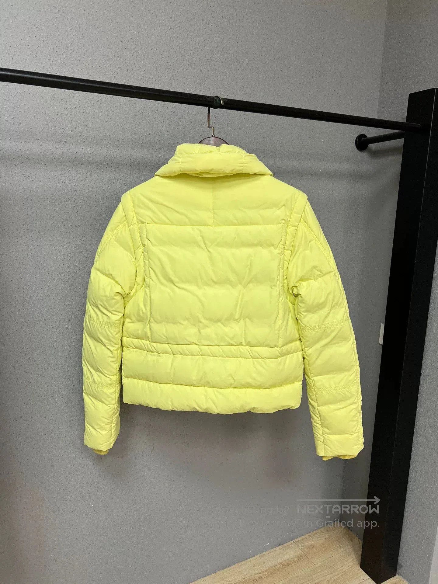 Louis Vuitton fluorescent yellow down jacket size 52. Size XL / US 12-14 / IT 48-50 - 2 Thumbnail