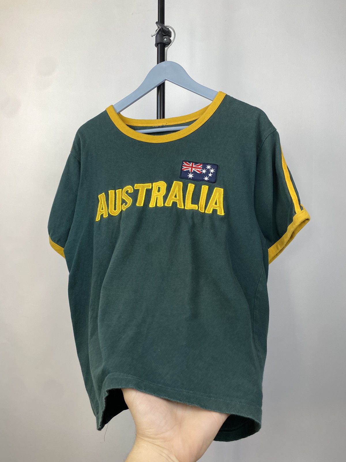 Vintage Vintage 90s Australia Big LOGO rare surf T-Shirt Size US S / EU 44-46 / 1 - 6 Thumbnail