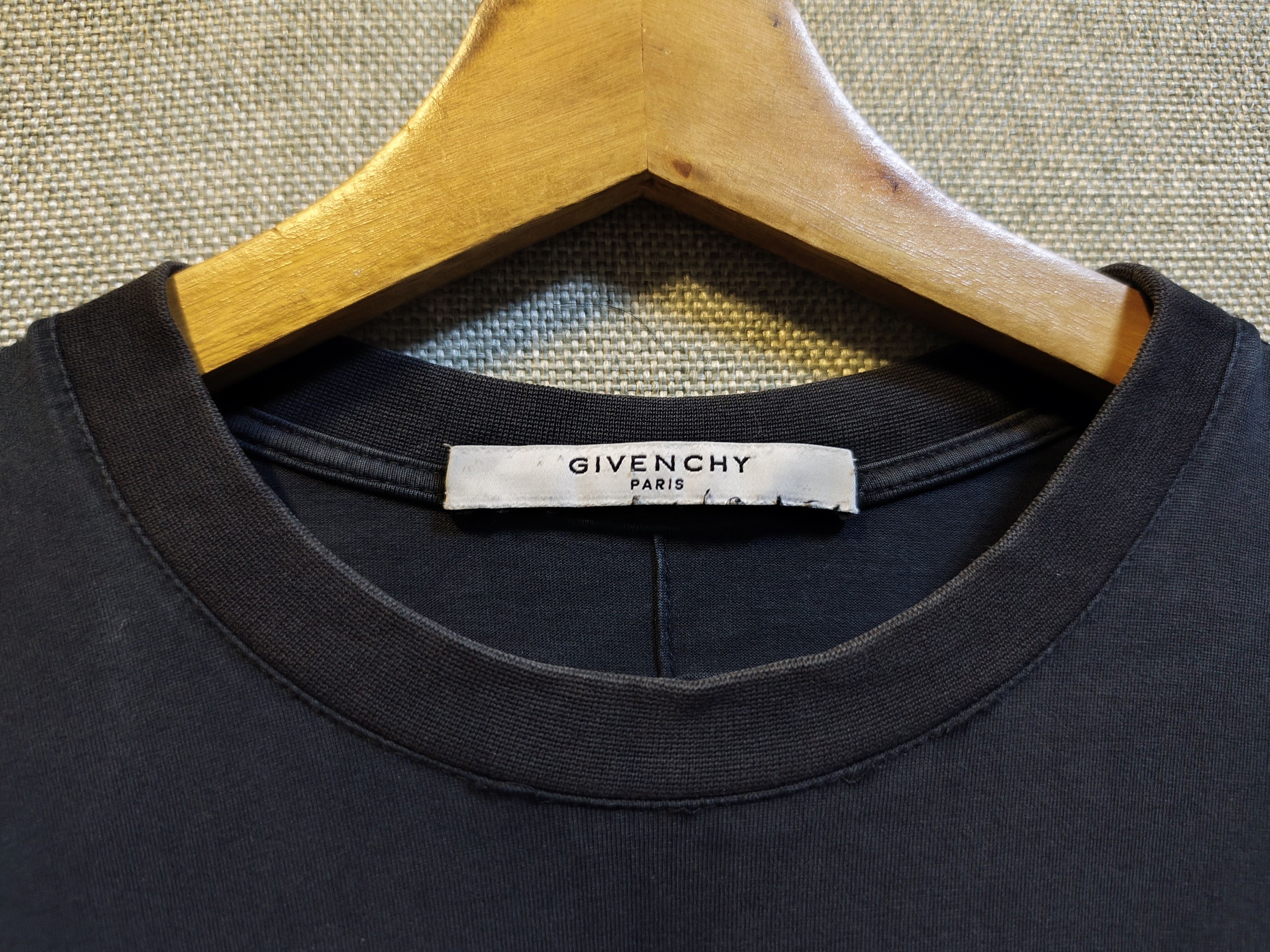 Givenchy GIVENCHY Paris Riccardo Tisci V-Line Block Graphic T-Shirt Size US M / EU 48-50 / 2 - 5 Thumbnail