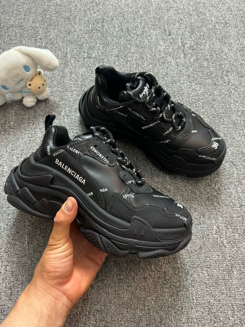 Balenciaga Balenciaga size 36 Black bullet screen full of logo triple Size US 5 / EU 37 - 3 Thumbnail