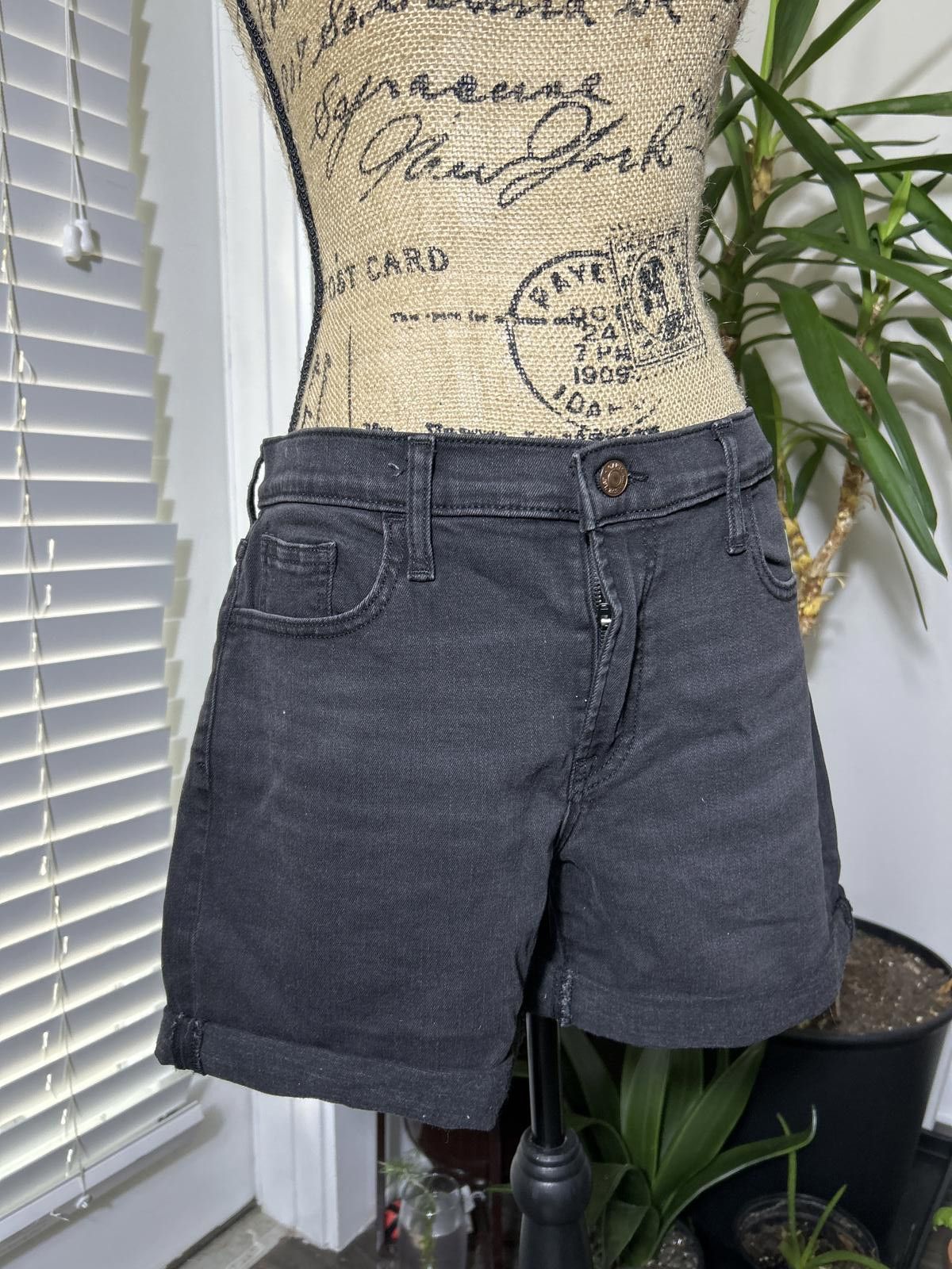 Gap NEW! Gap Washed Black Jean Short SZ10- L K Everyday Size 30" / US 8 / IT 44 - 2 Thumbnail