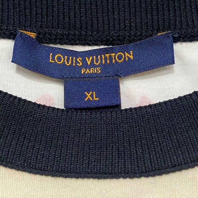 Louis Vuitton Louis Vuitton Beige large logo short sleeve Size US XL / EU 56 / 4 - 5 Thumbnail