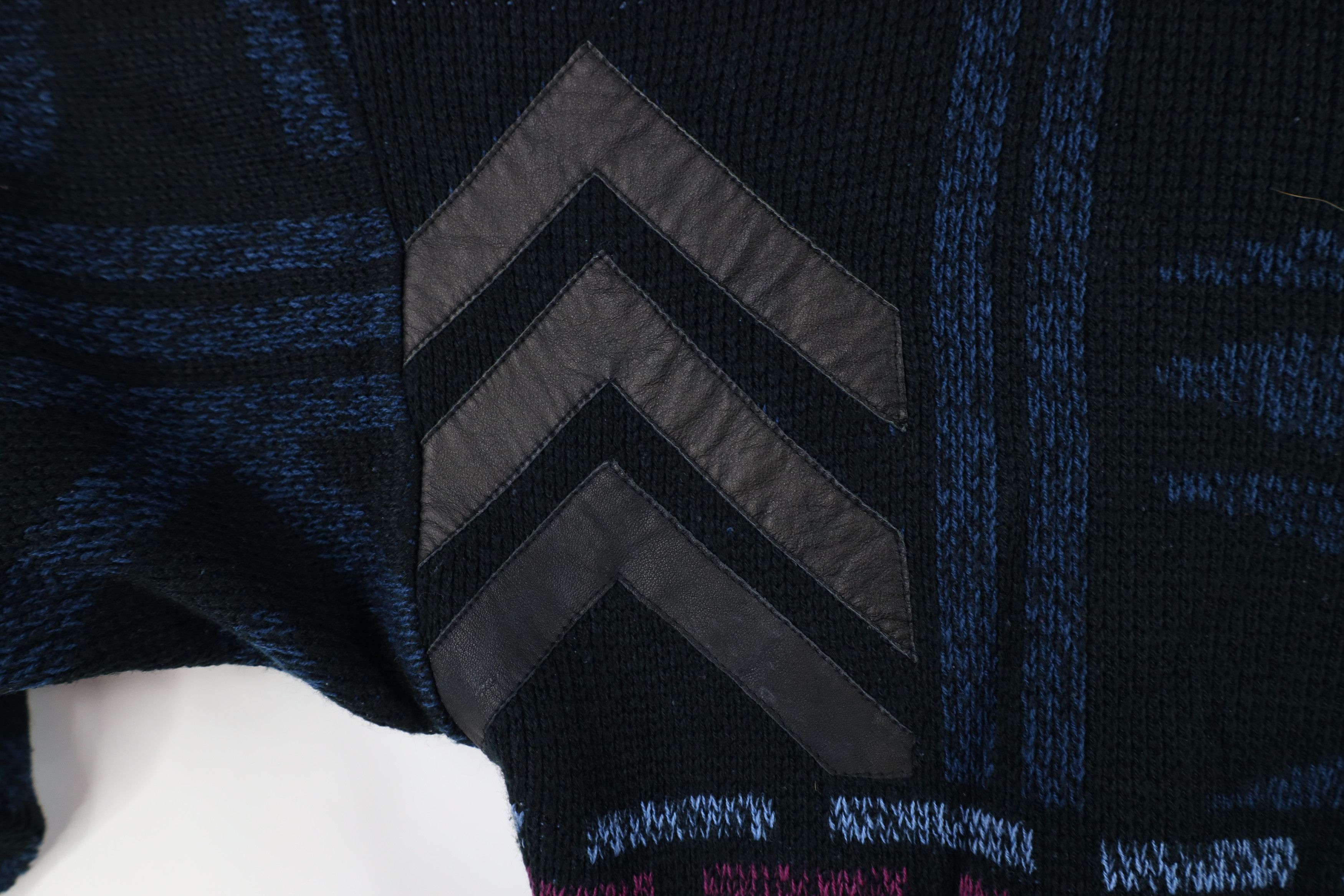 Vintage Vintage 90s Coogi Style Geometric Leather Trim Knit Sweater Size US L / EU 52-54 / 3 - 4 Thumbnail