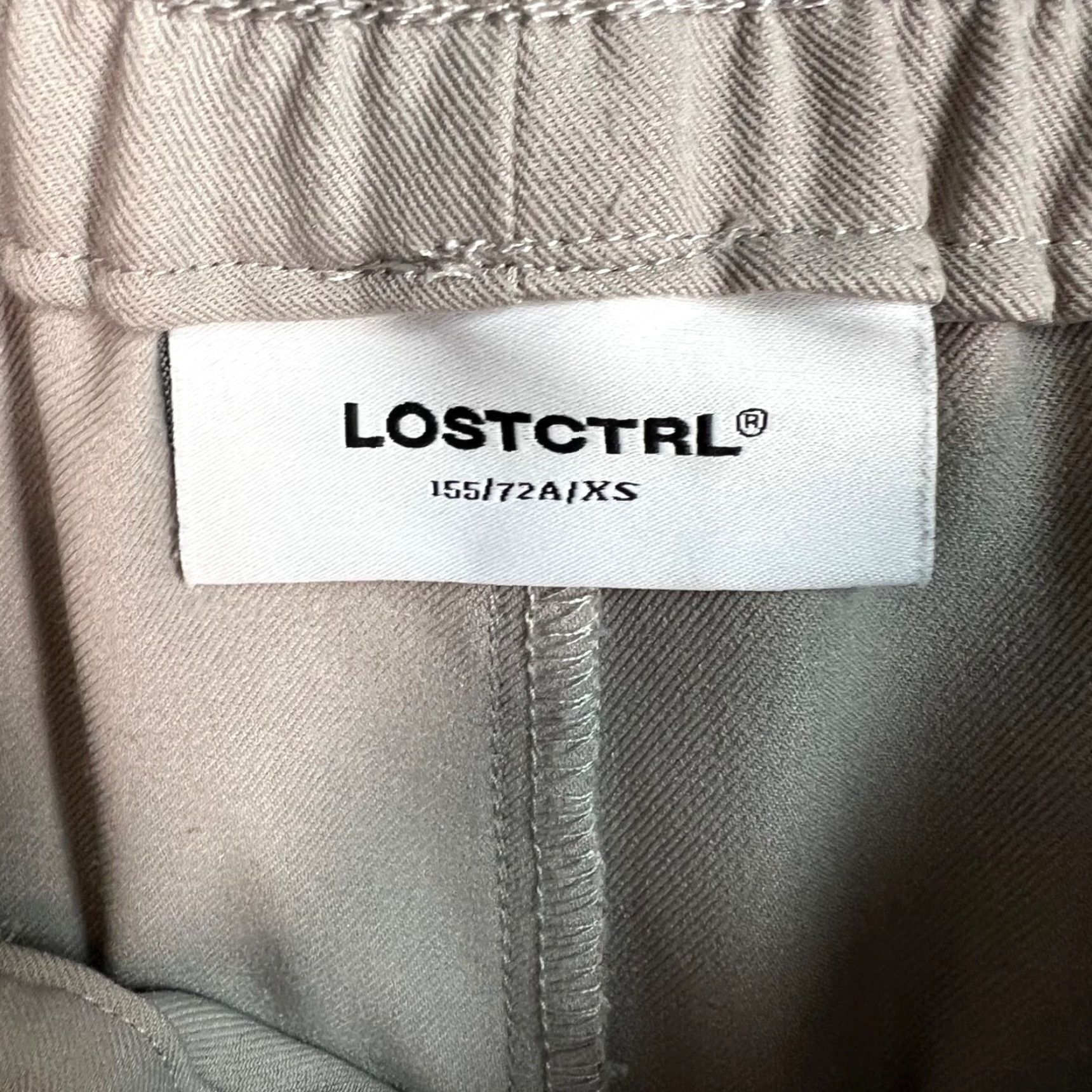 Vintage VINTAGE LOSTCTRL Womens Cargo Pants XS Beige Elastic Waist Pleated Creased Straight 28in Inseam Women Beige Cargo Size 26" / US 2 / IT 38 - 3 Thumbnail